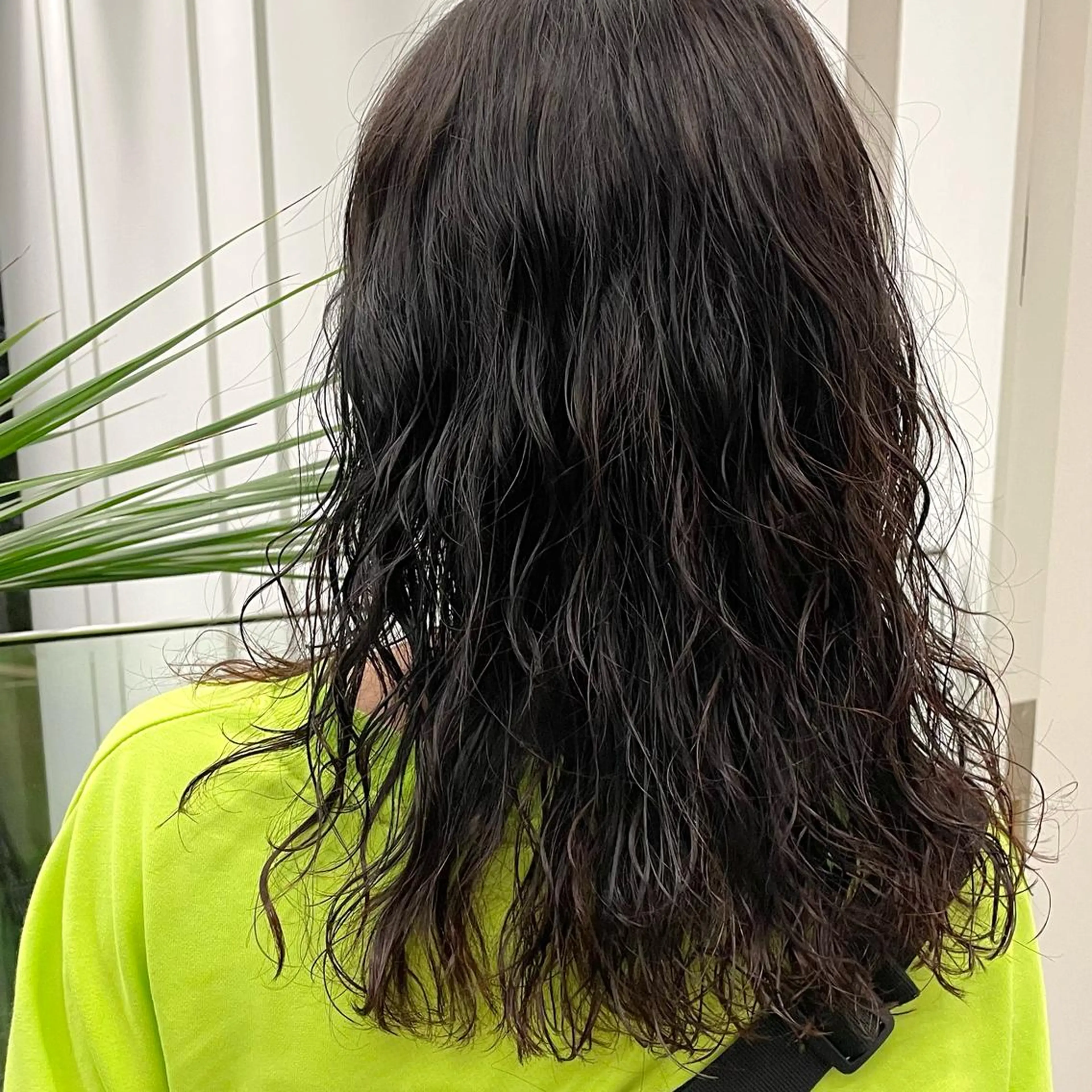 ロング パーマ ひなた あゆみのヘアスタイル