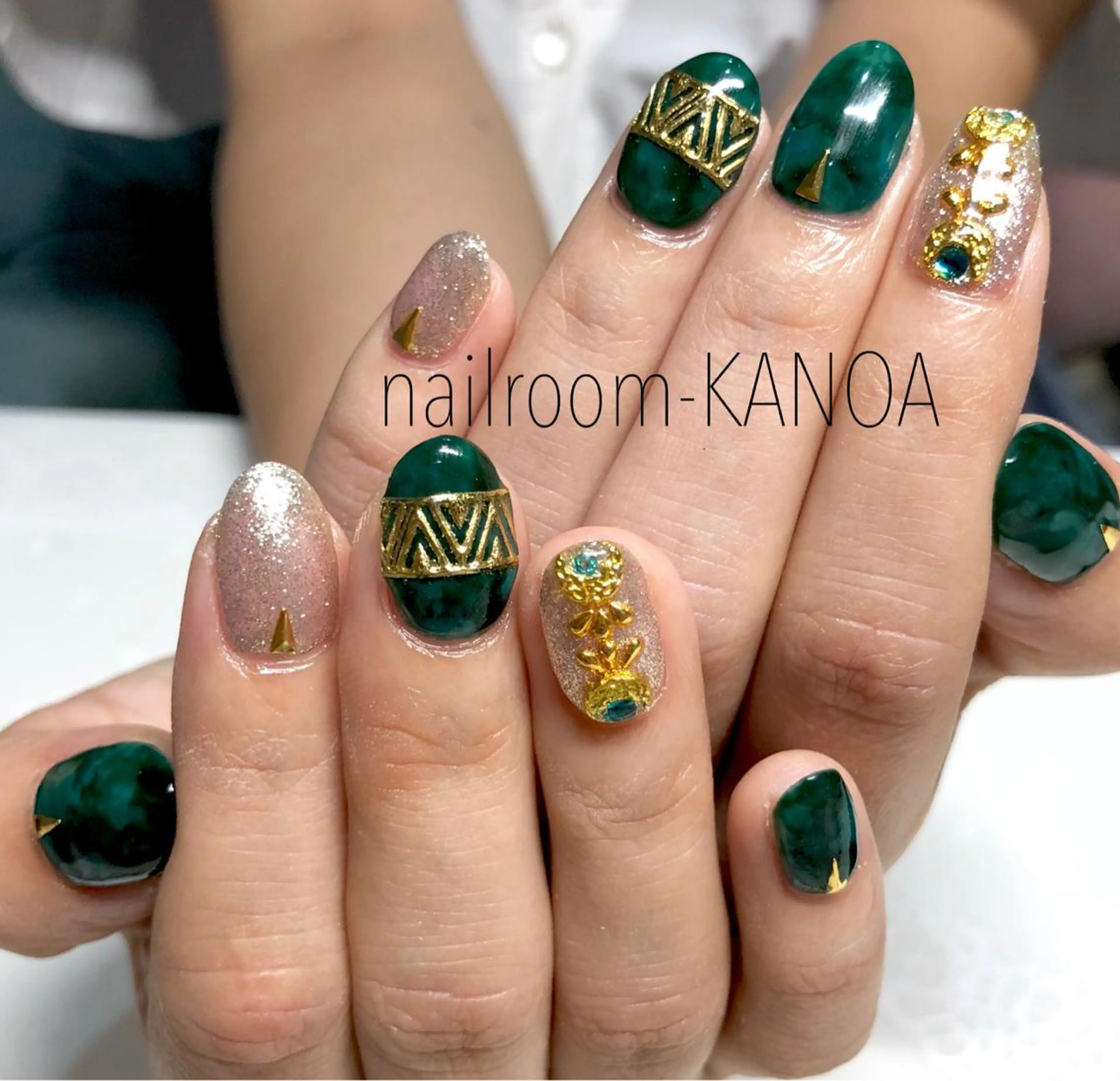 ショート ネイル グリーン 大理石ネイル(マーブル) ハンドネイル nailroom- KANOAのネイルデザイン