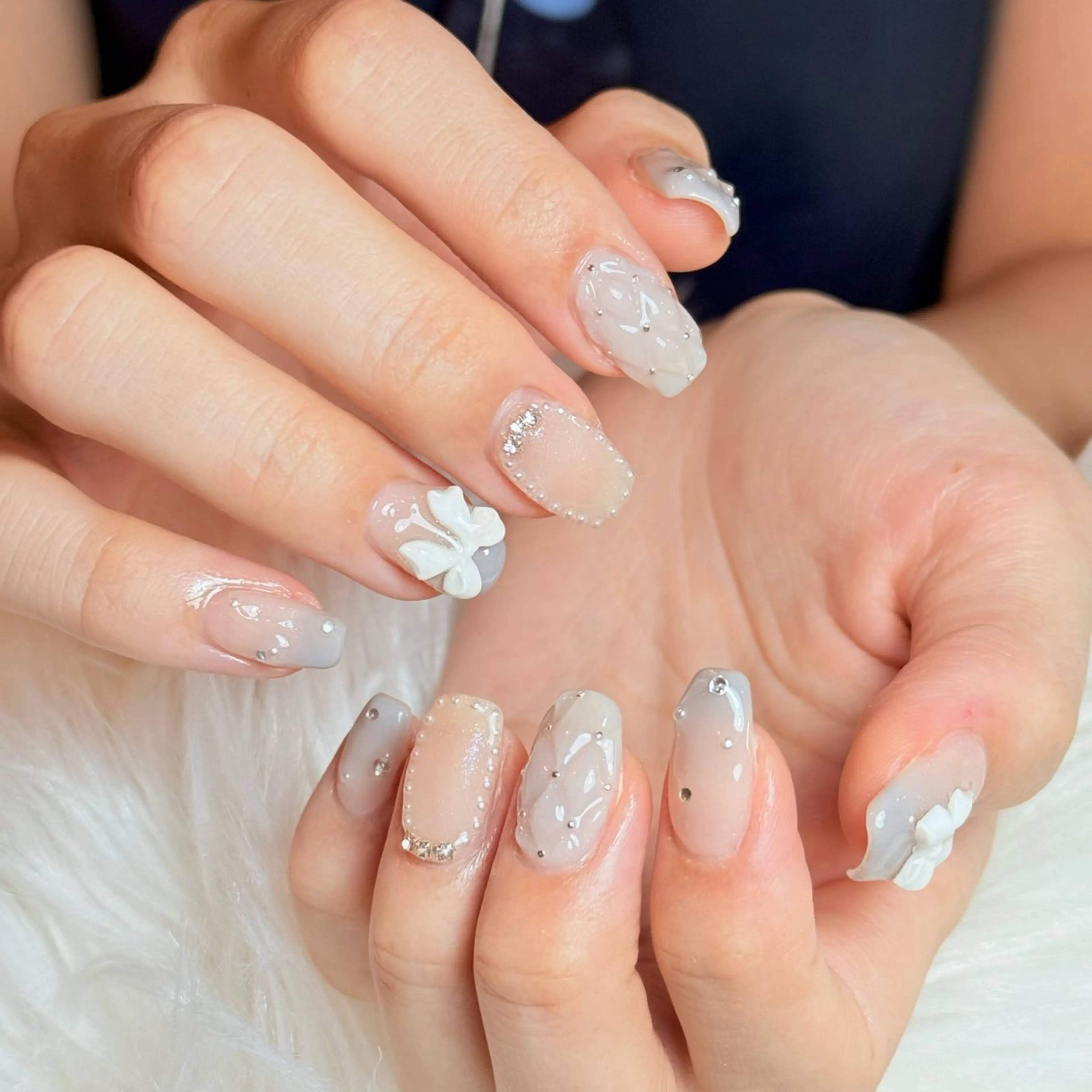 ネイル チークネイル フレンチネイル グラデーション キラキラネイル 韓国ネイル ハンドネイル Risa_ Nailのネイルデザイン