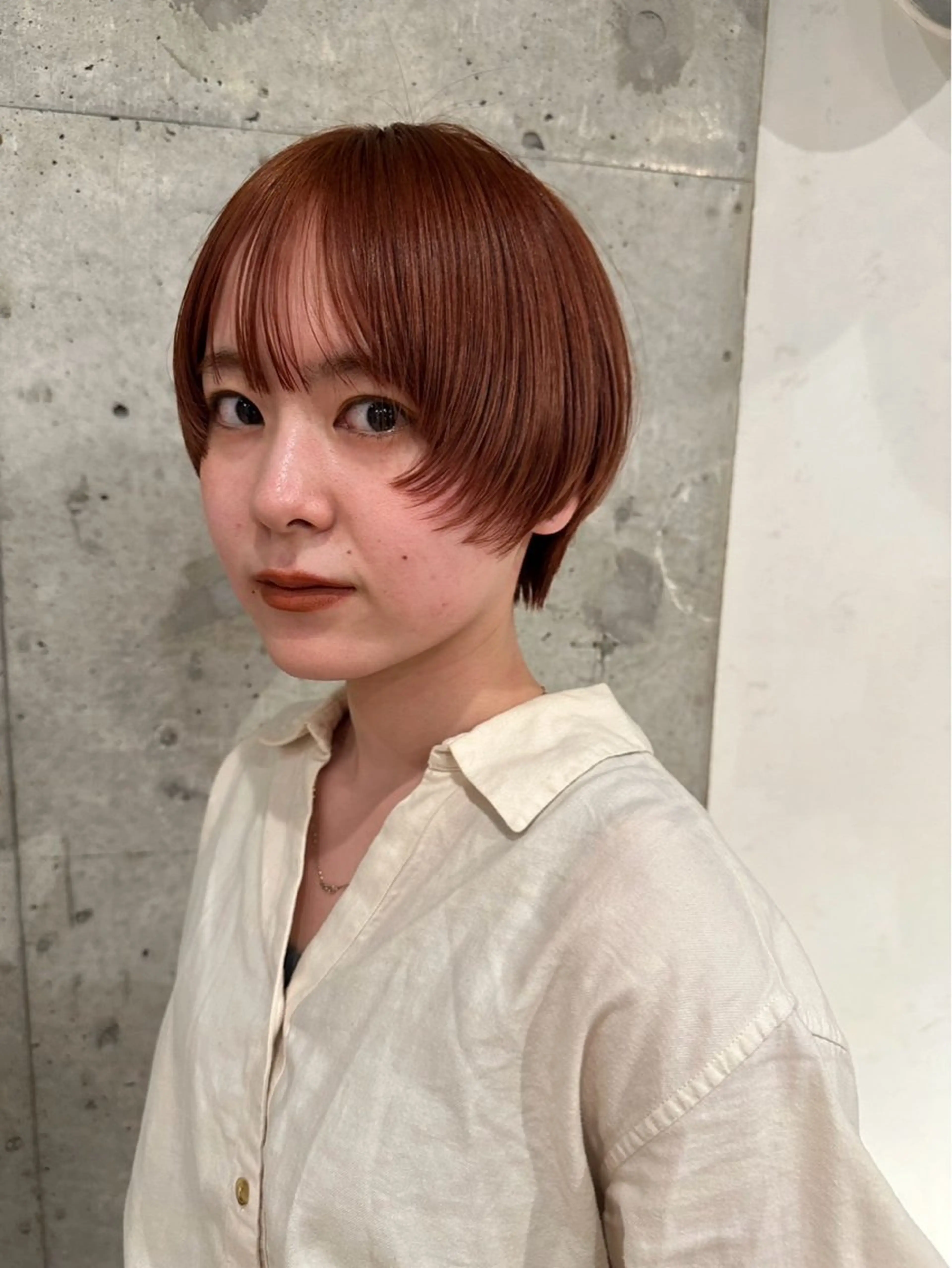 ショート カラー 阿久津真衣 似合わせカットのヘアスタイル