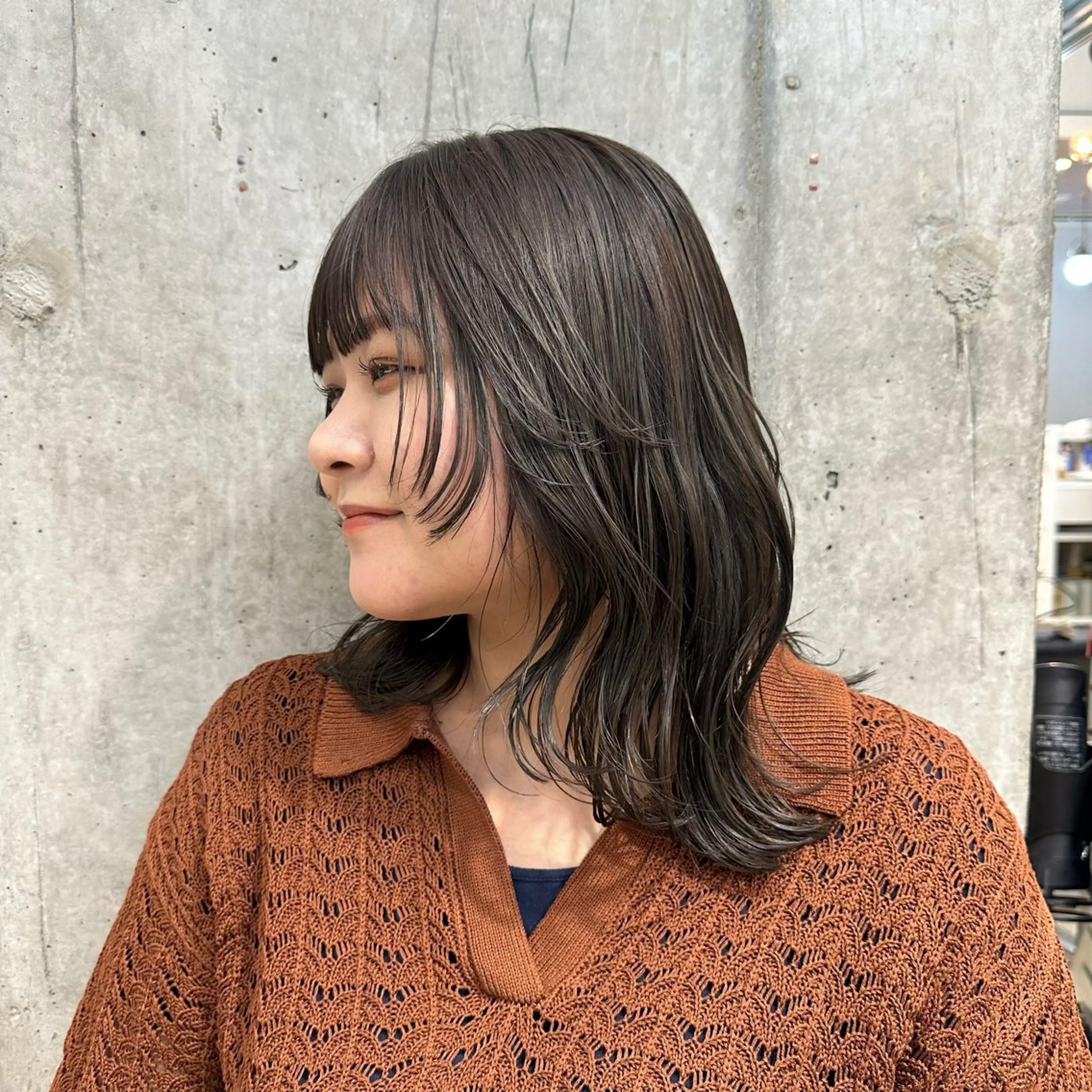 ミディアム カラー アッシュ アッシュブラウン ブラウンカラー ヘアカラー さとう あやかのヘアスタイル