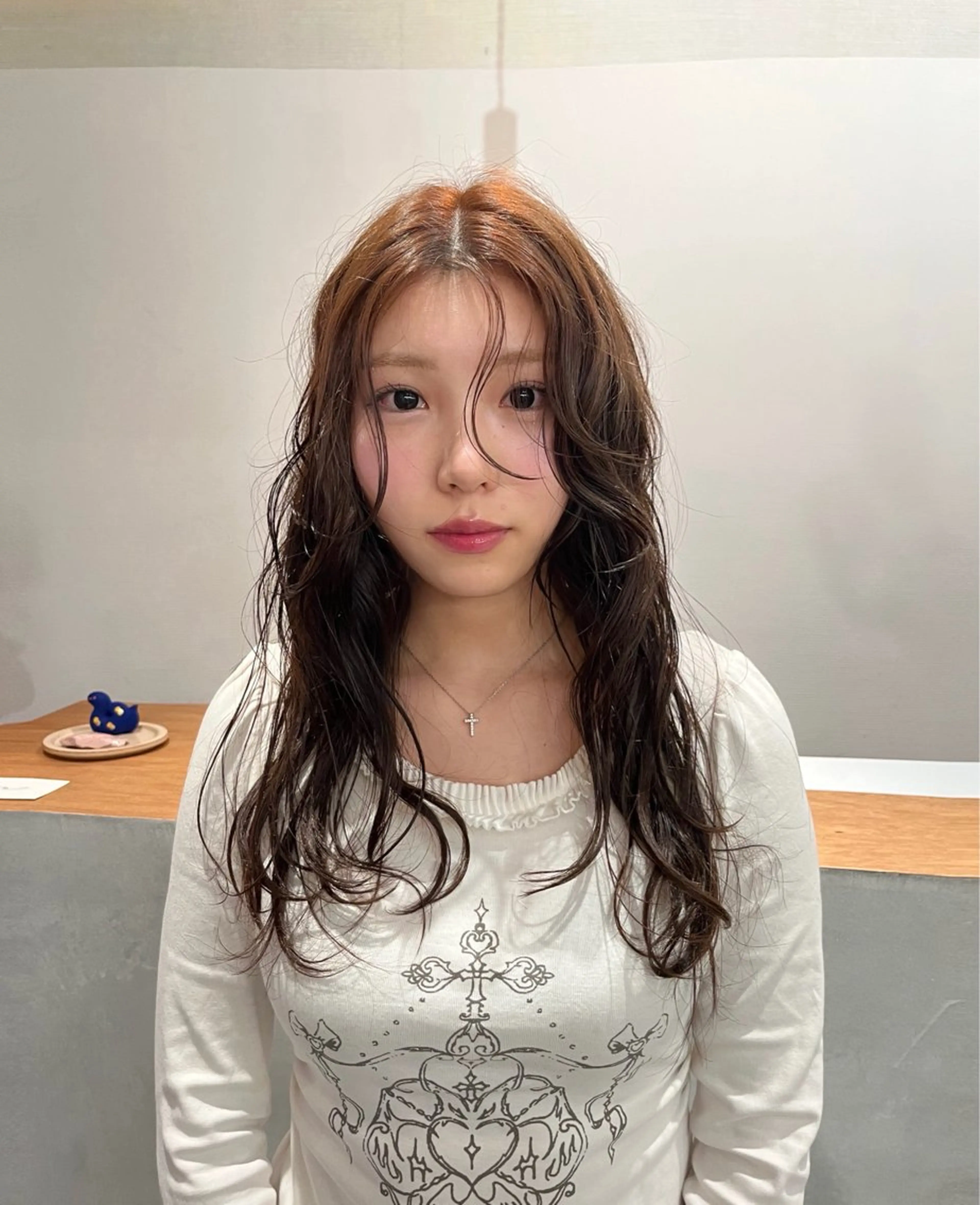 カラー nolla所属・yoshihama sumireのヘアスタイル