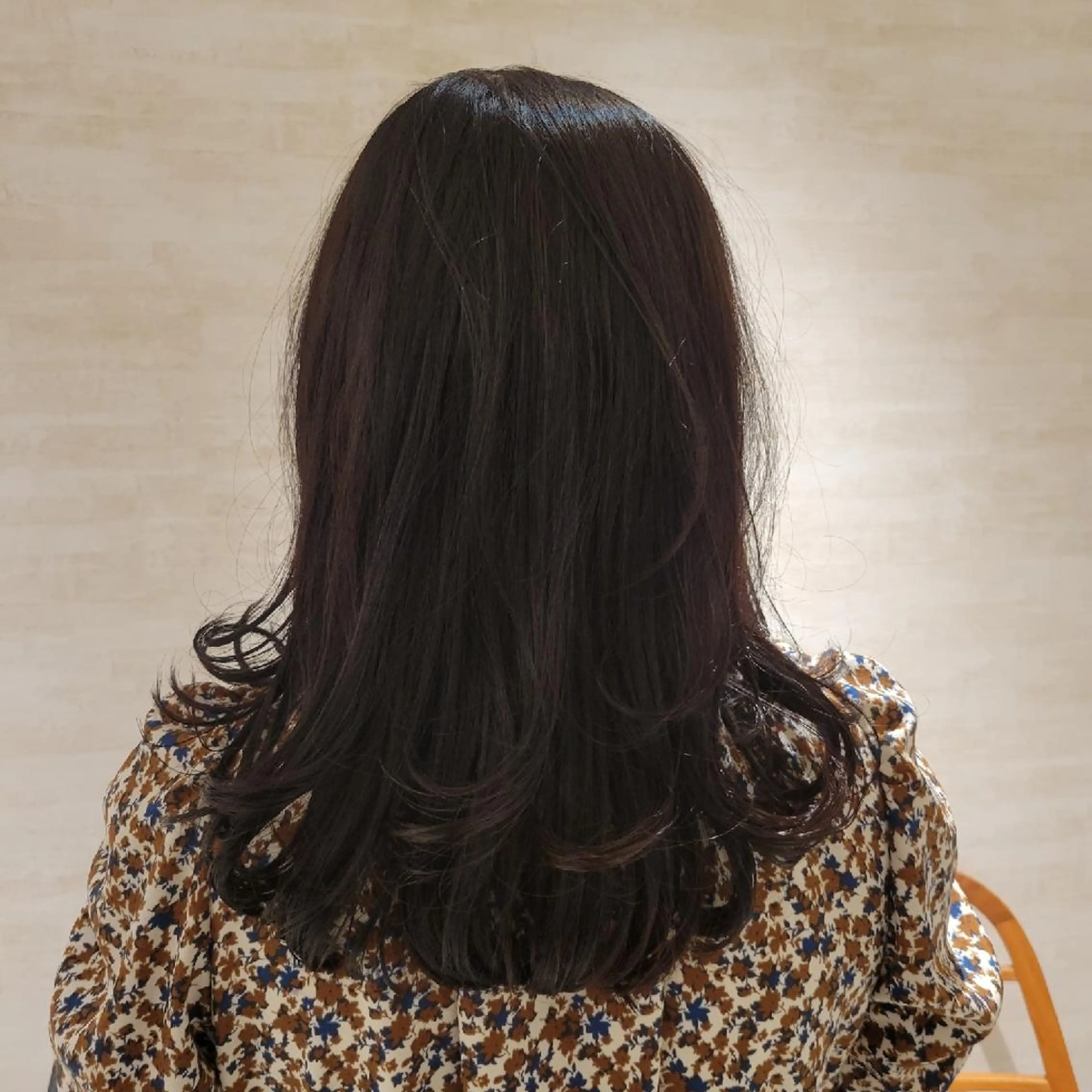 セミロング ヘアカラー momo 🌷のヘアスタイル