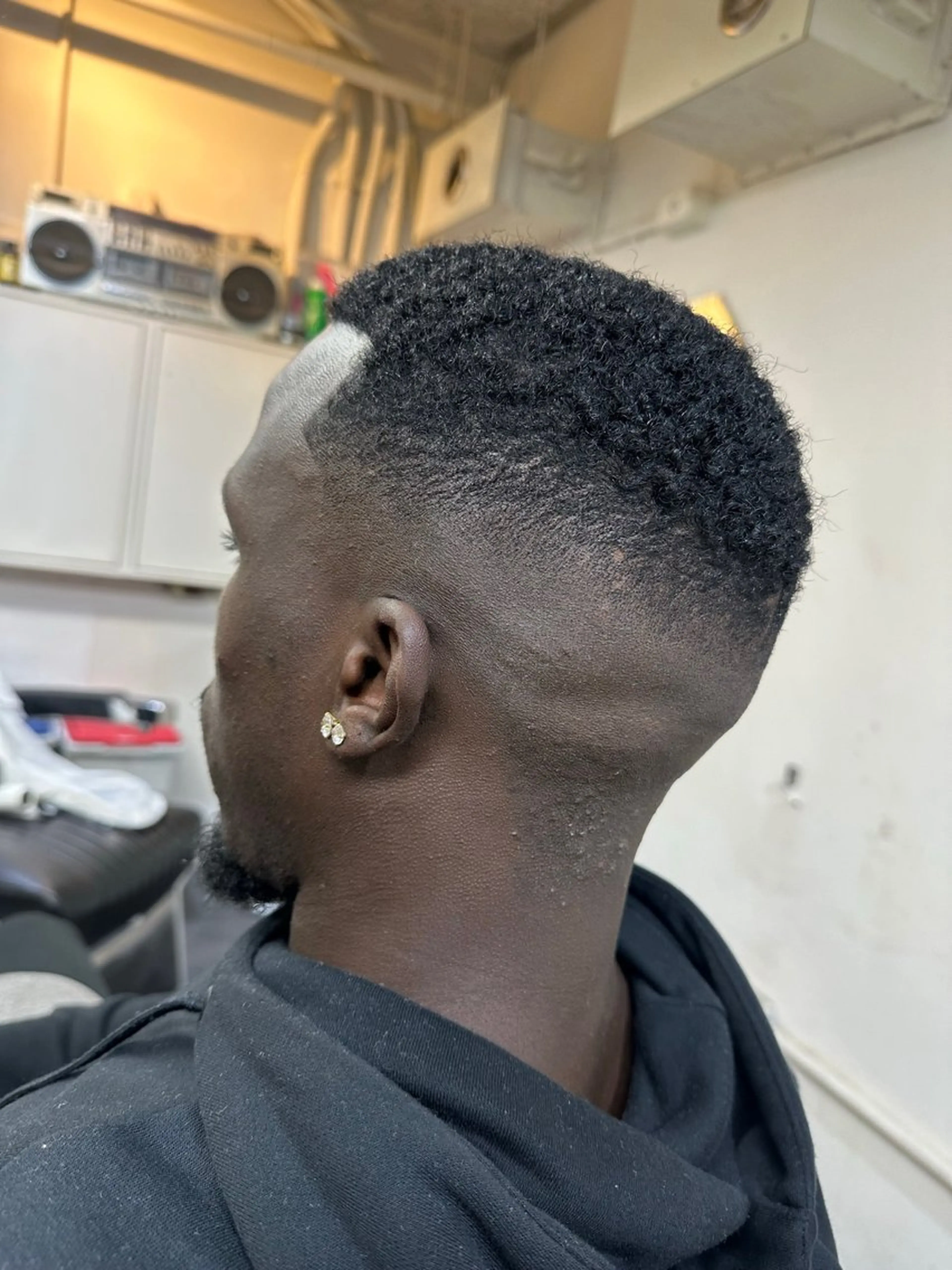 メンズ フェードカット スキンフェード MERICANBARBERSHOP®︎TYO所属・渋谷BARBER/ キリのヘアスタイル