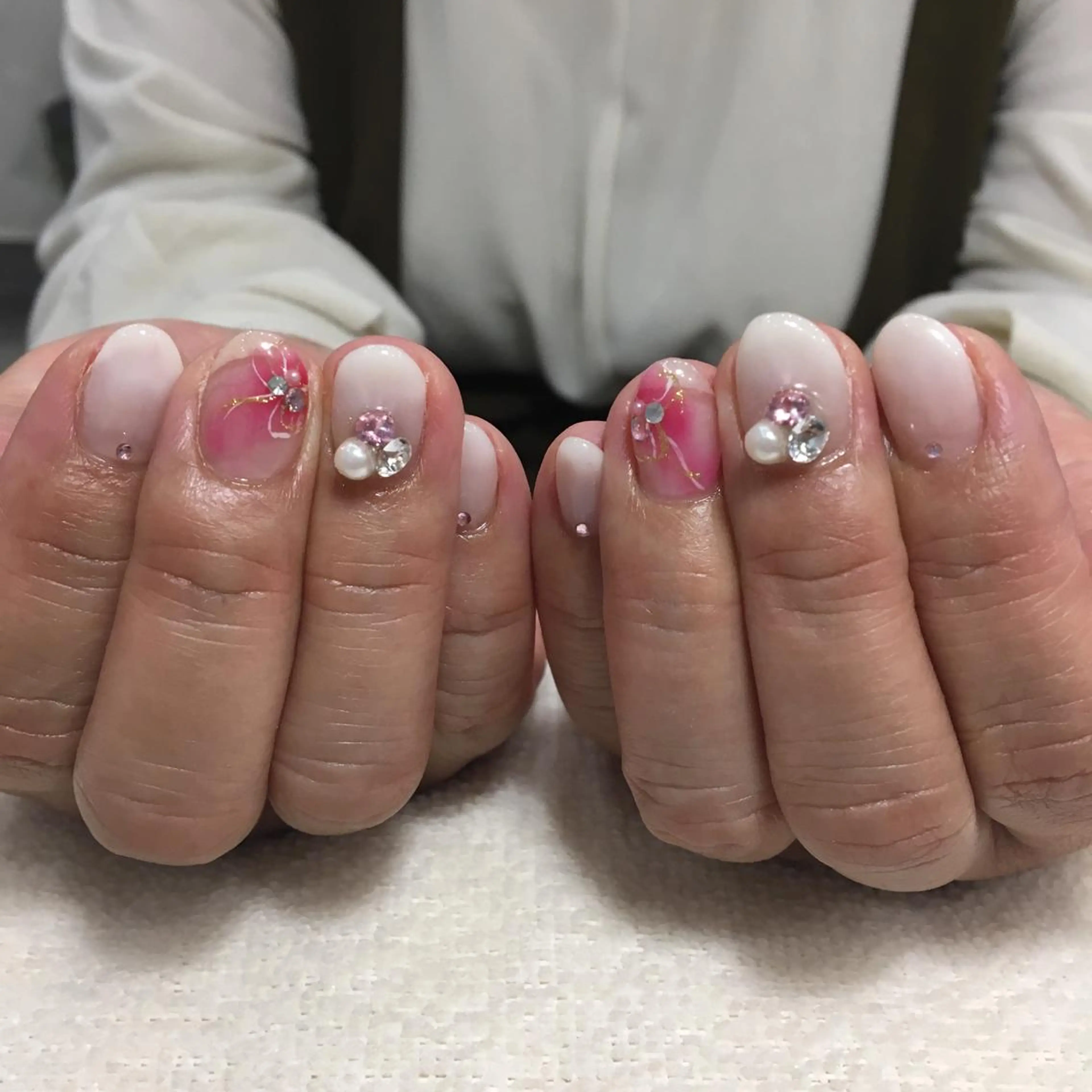 ネイル Nailsalon Charis.yuのネイルデザイン