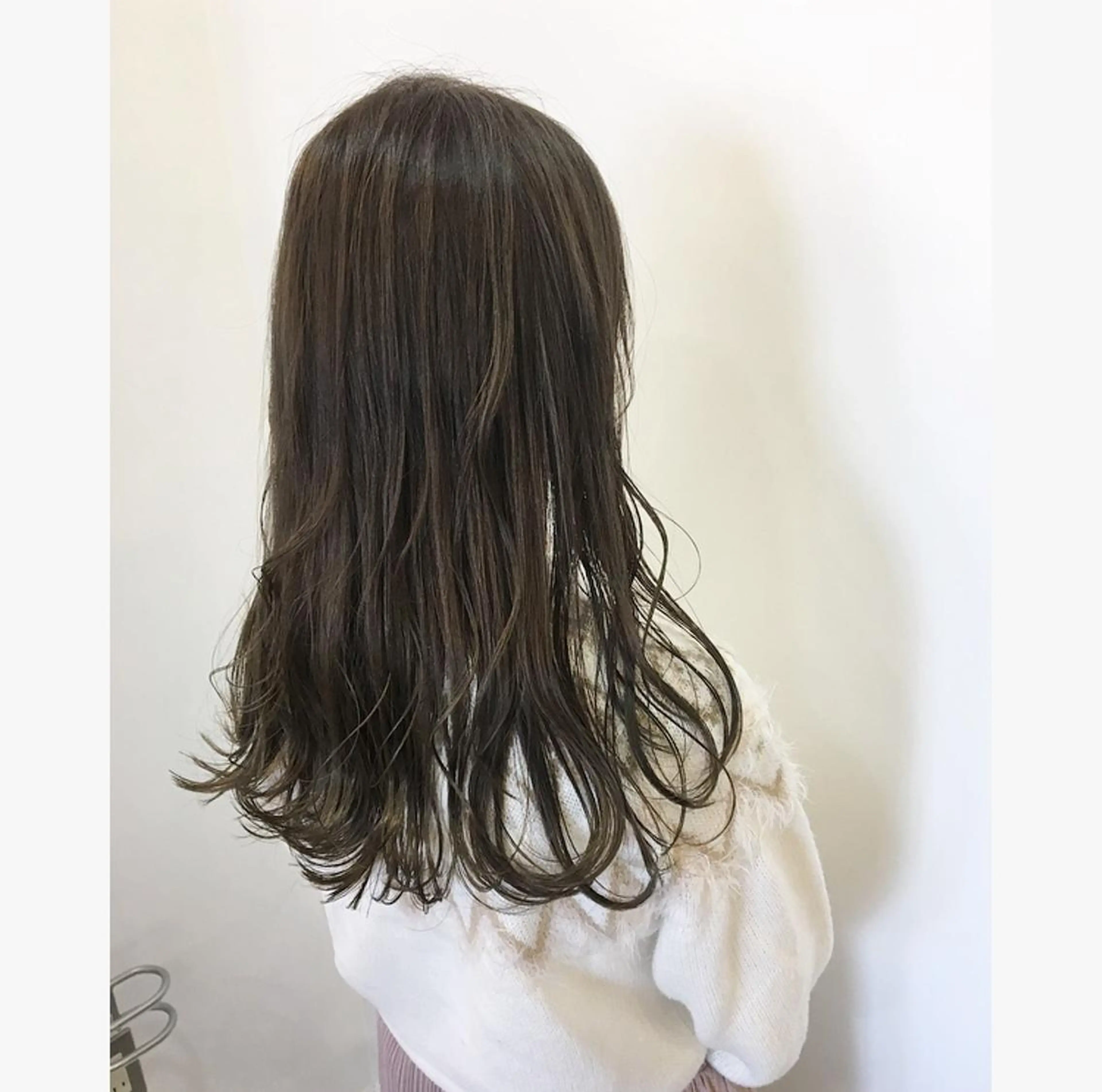 セミロング カラー アッシュ 鈴木 翔梧のヘアスタイル