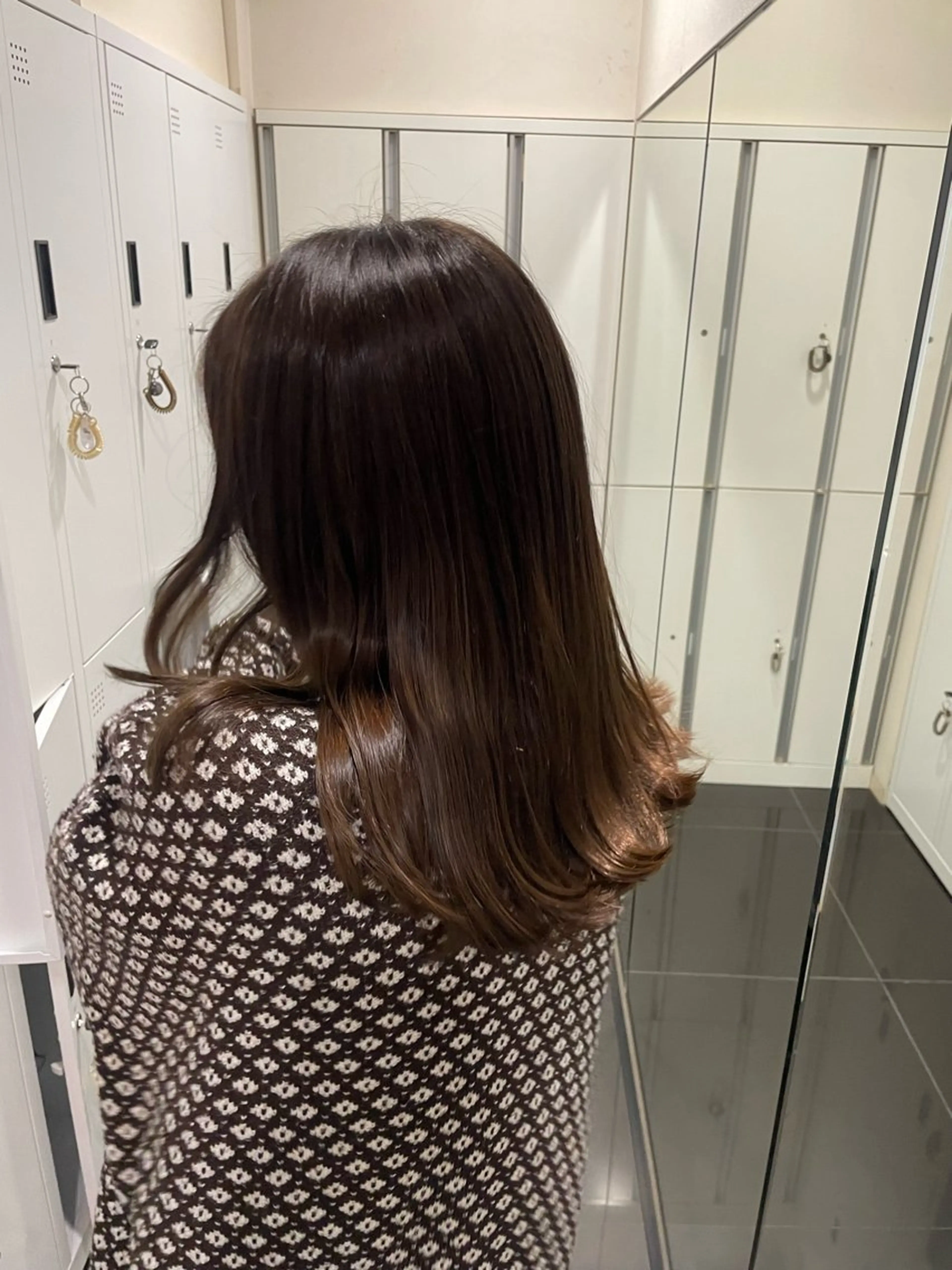 ミディアム カラー 似合わせカット ハイトーン/パーソナ ルカラー診断・ユキノのヘアスタイル