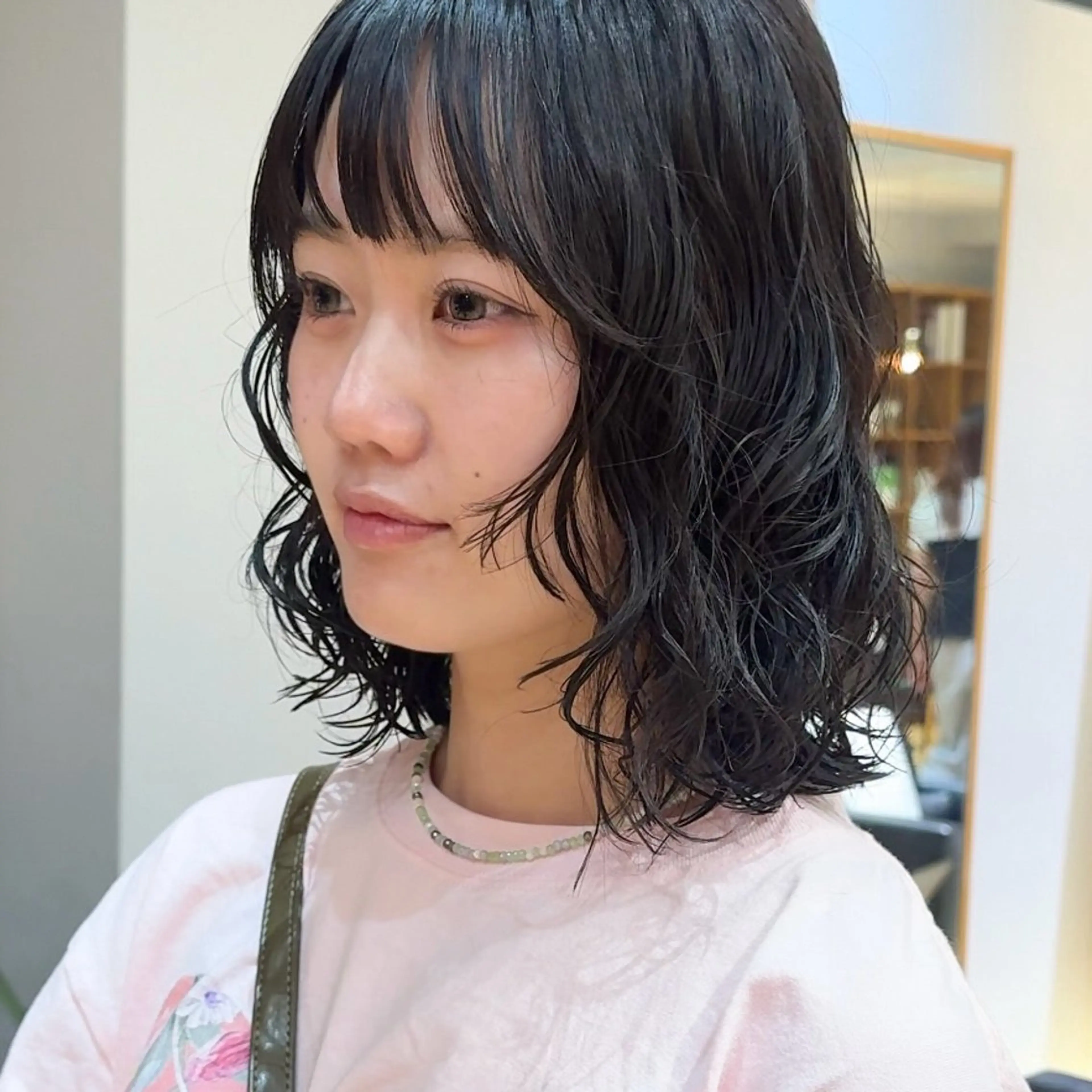 ミディアム カラー パーマ ミディアムパーマ ボブ カット パーマ 大橋 芽衣のヘアスタイル