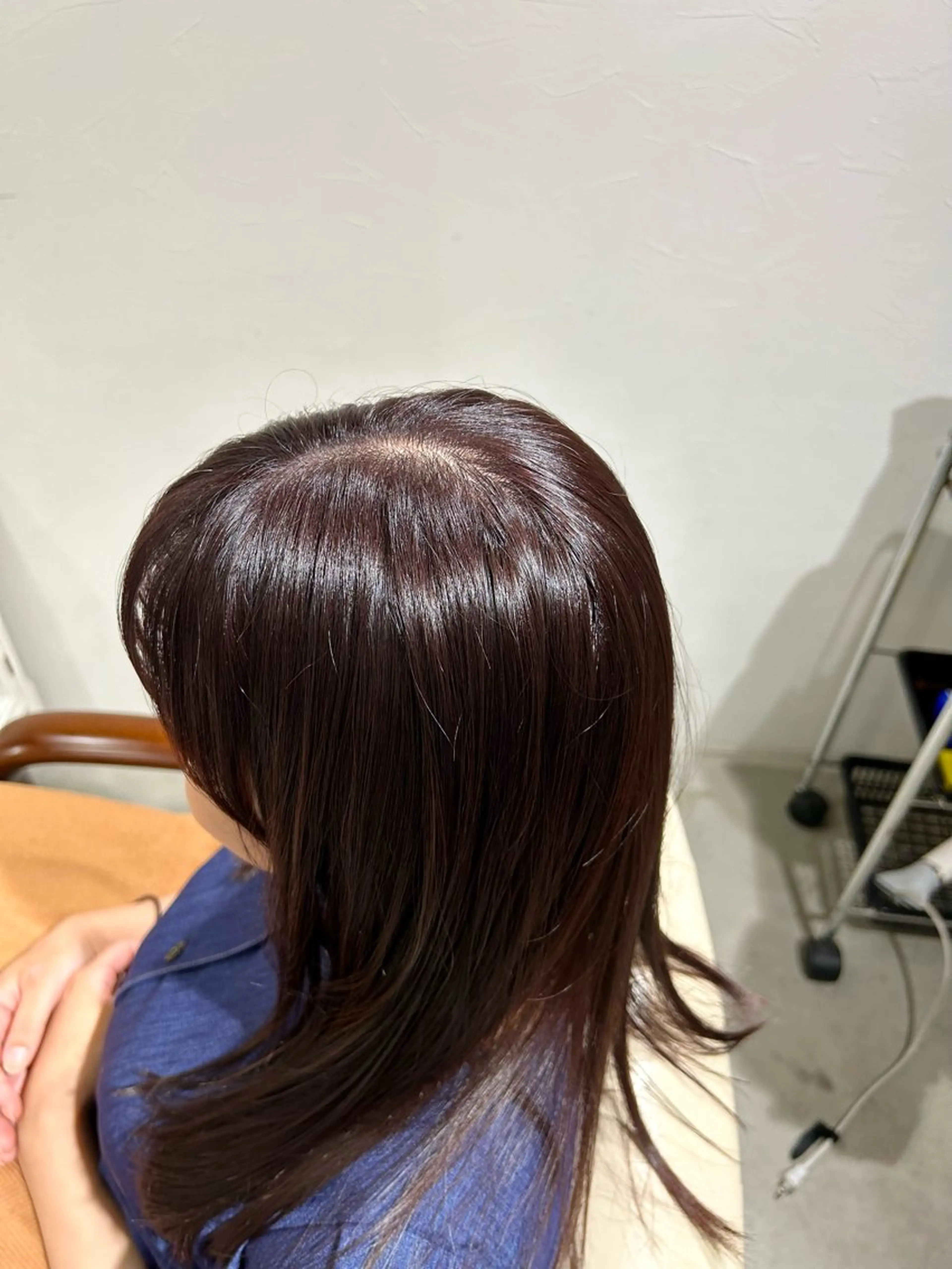 セミロング 瀬川 夏緒のヘアスタイル