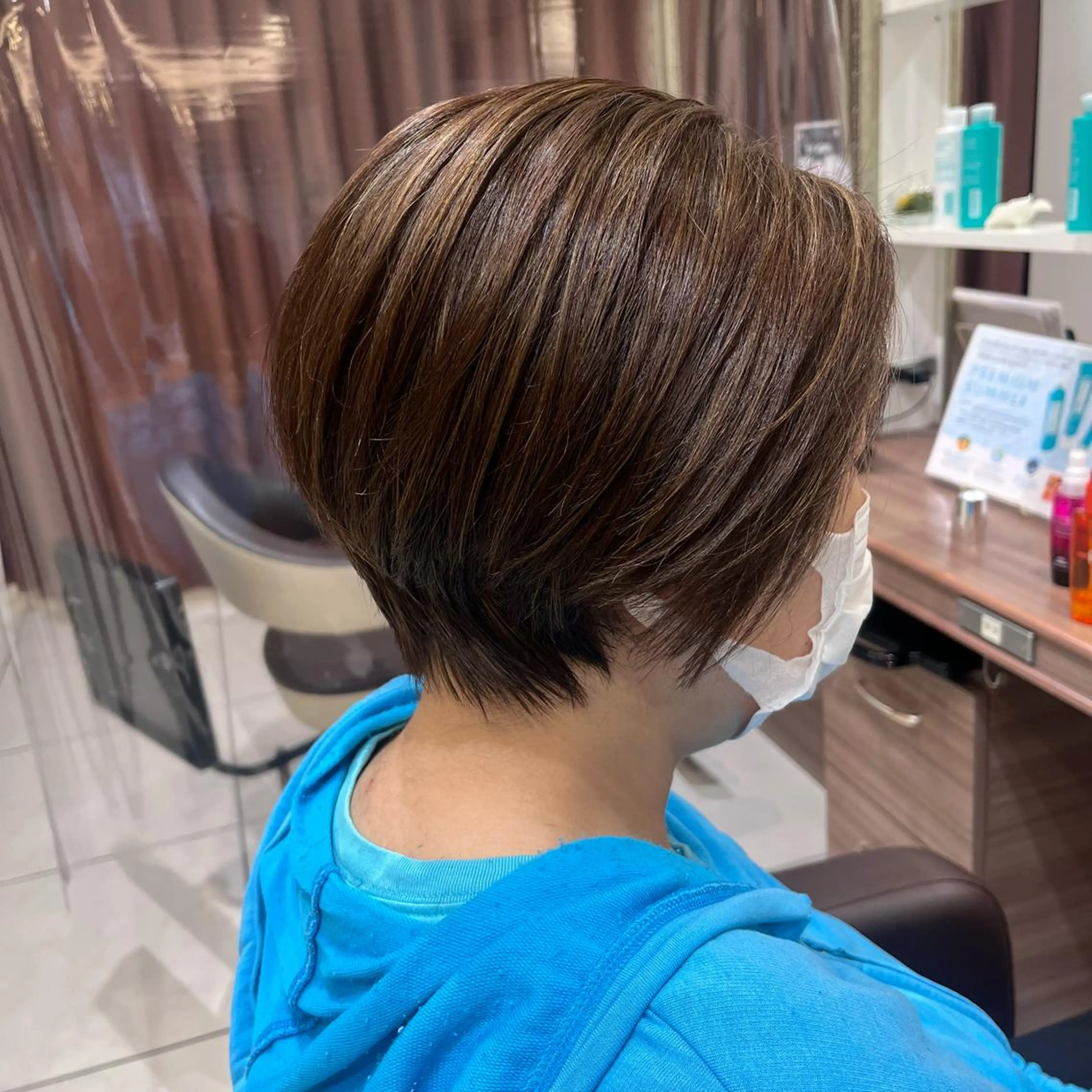 ショート カラー ハイライトカラー イルミナカラー ハイライト ナチュラル暖色カラー 🤎 佐藤栞のヘアスタイル