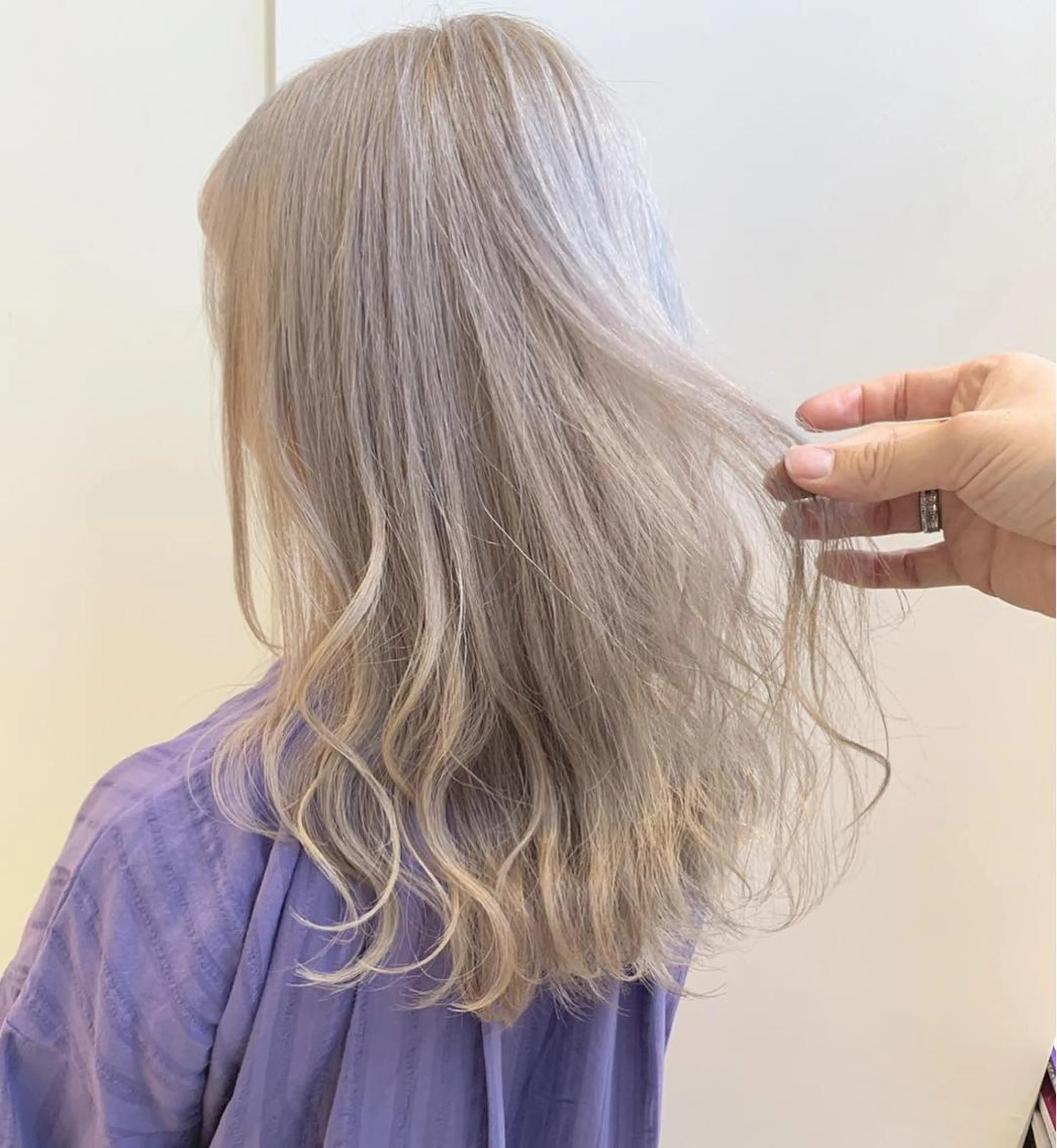 ロング カラー ブリーチ ケアブリーチ トリートメント Le'a渋谷所属・インナーエクステ渋谷 🦋KAJIのヘアスタイル