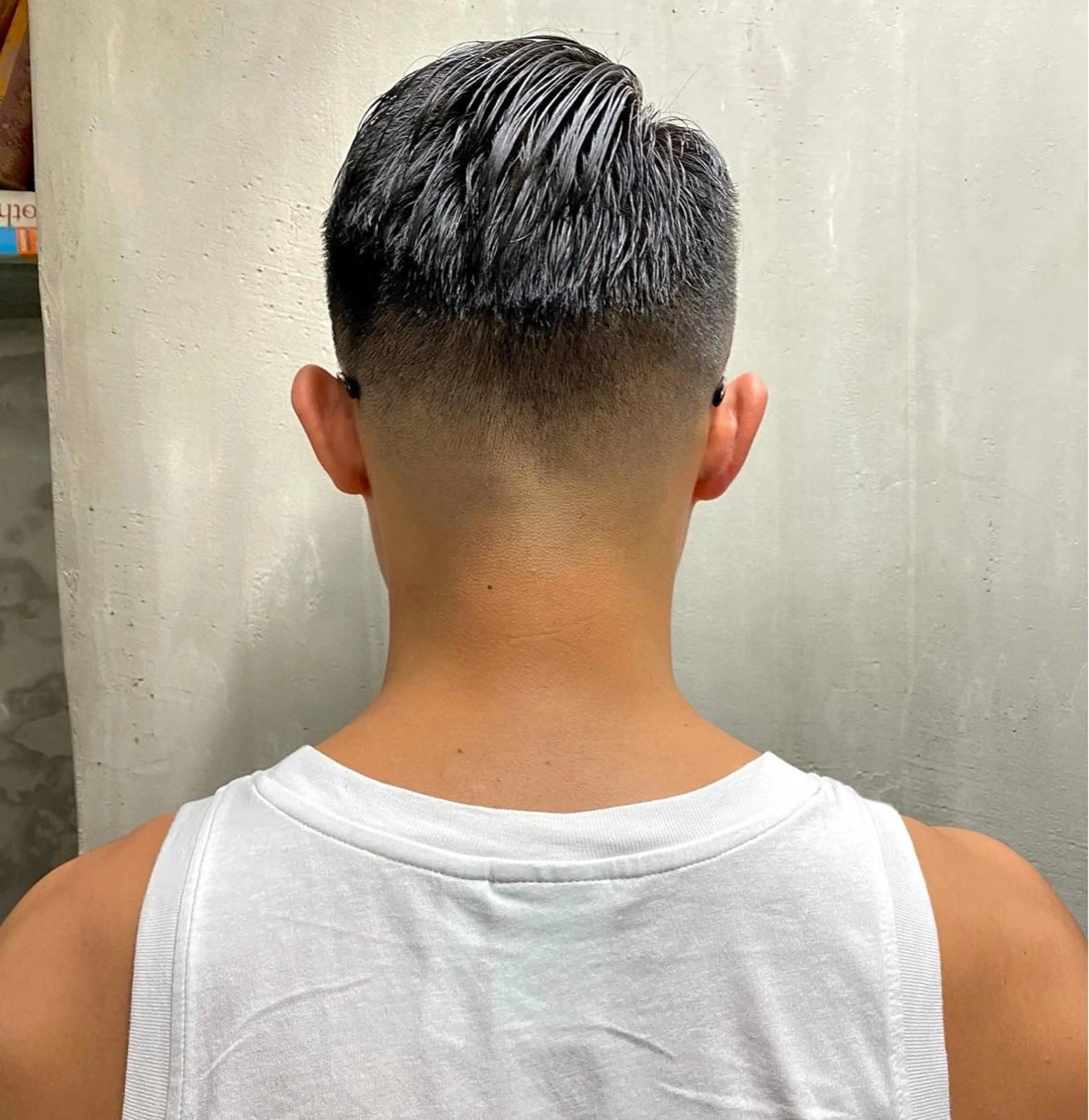 ショート メンズ フェードカット カット パーマ、髪質改善 カズマのヘアスタイル