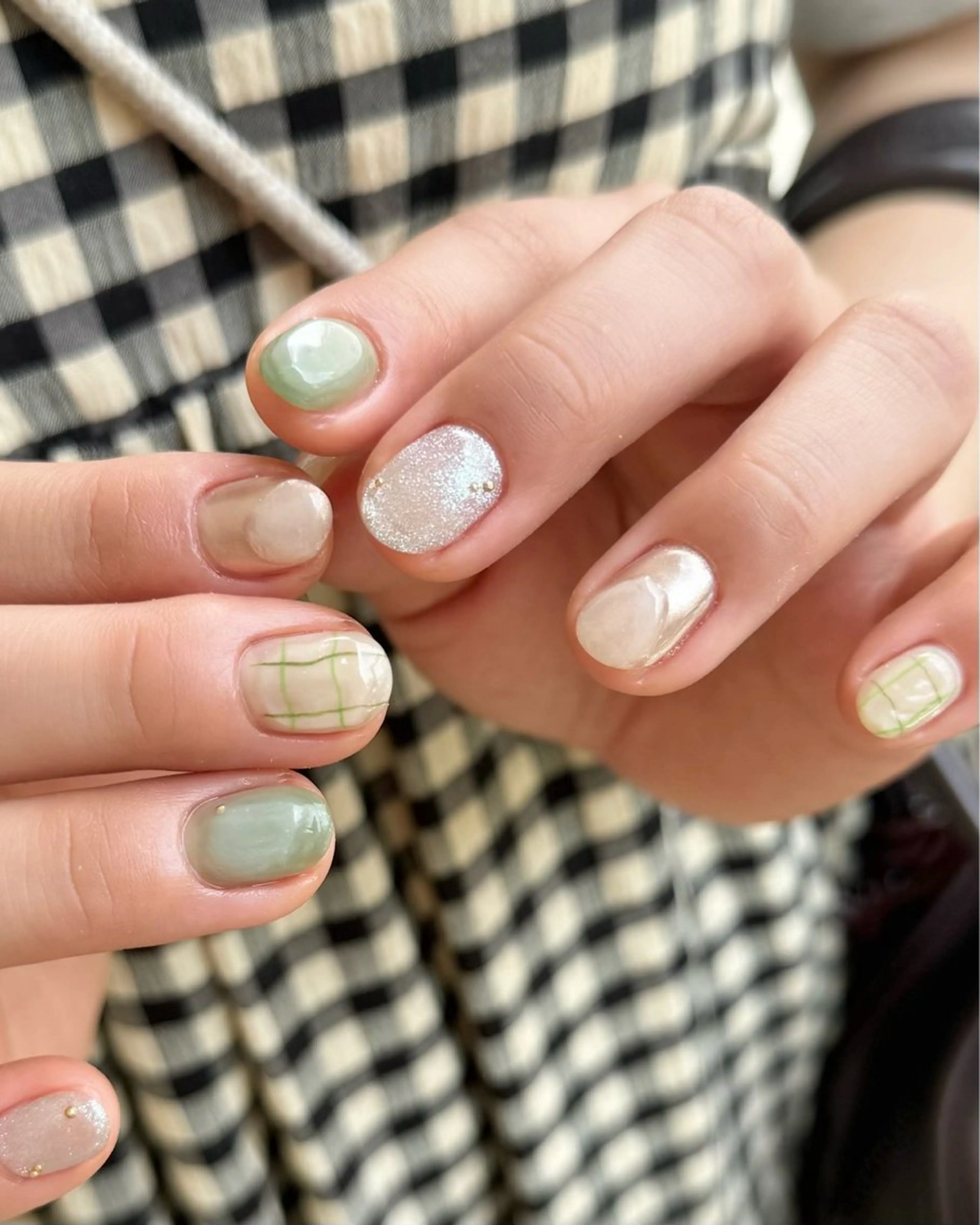 ネイル グリーン ニュアンスネイル 夏ネイル nail salon neige所属・ジェムネイル Risa.のネイルデザイン