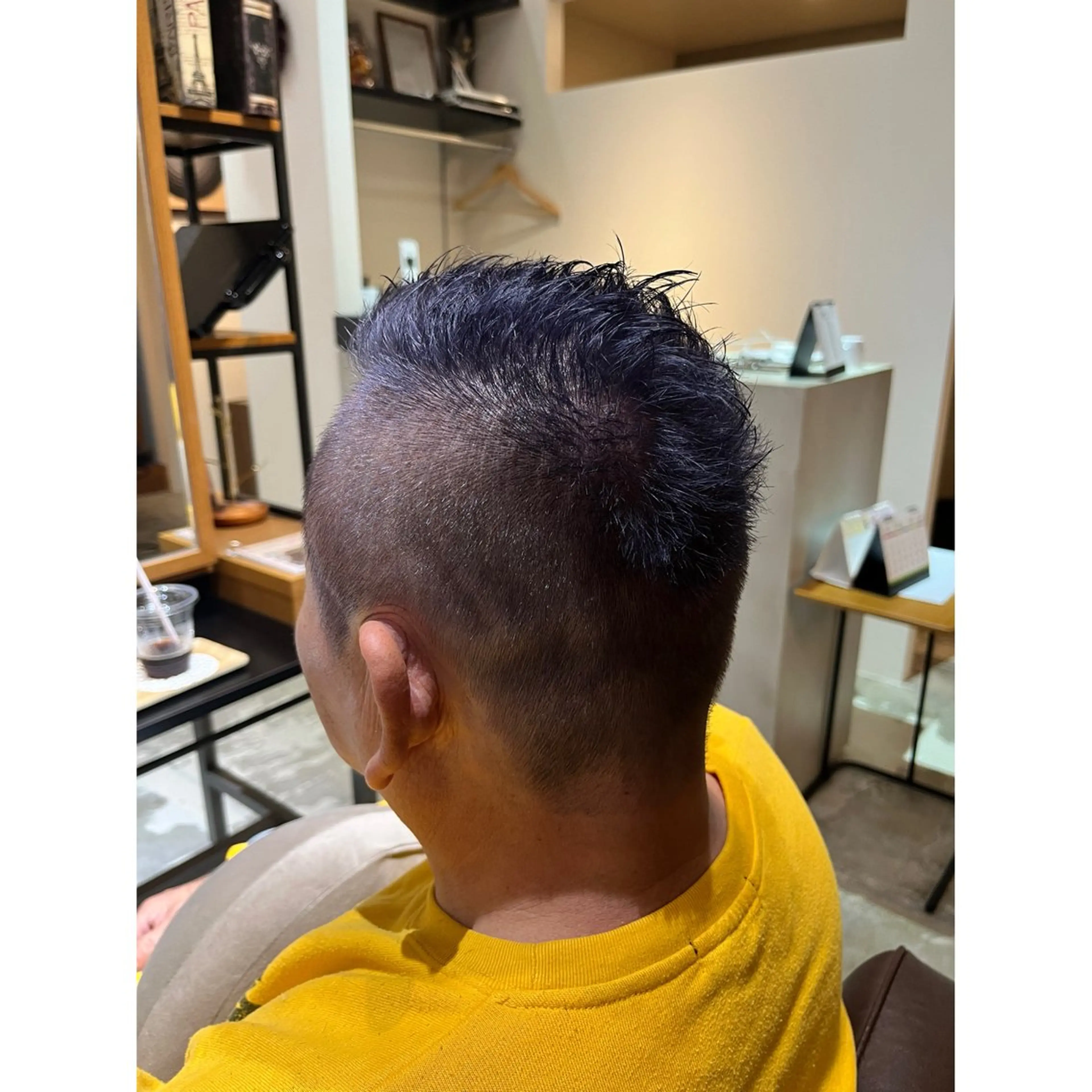 ショート カラー メンズ シルバー 喜友名洸季 anoneのヘアスタイル
