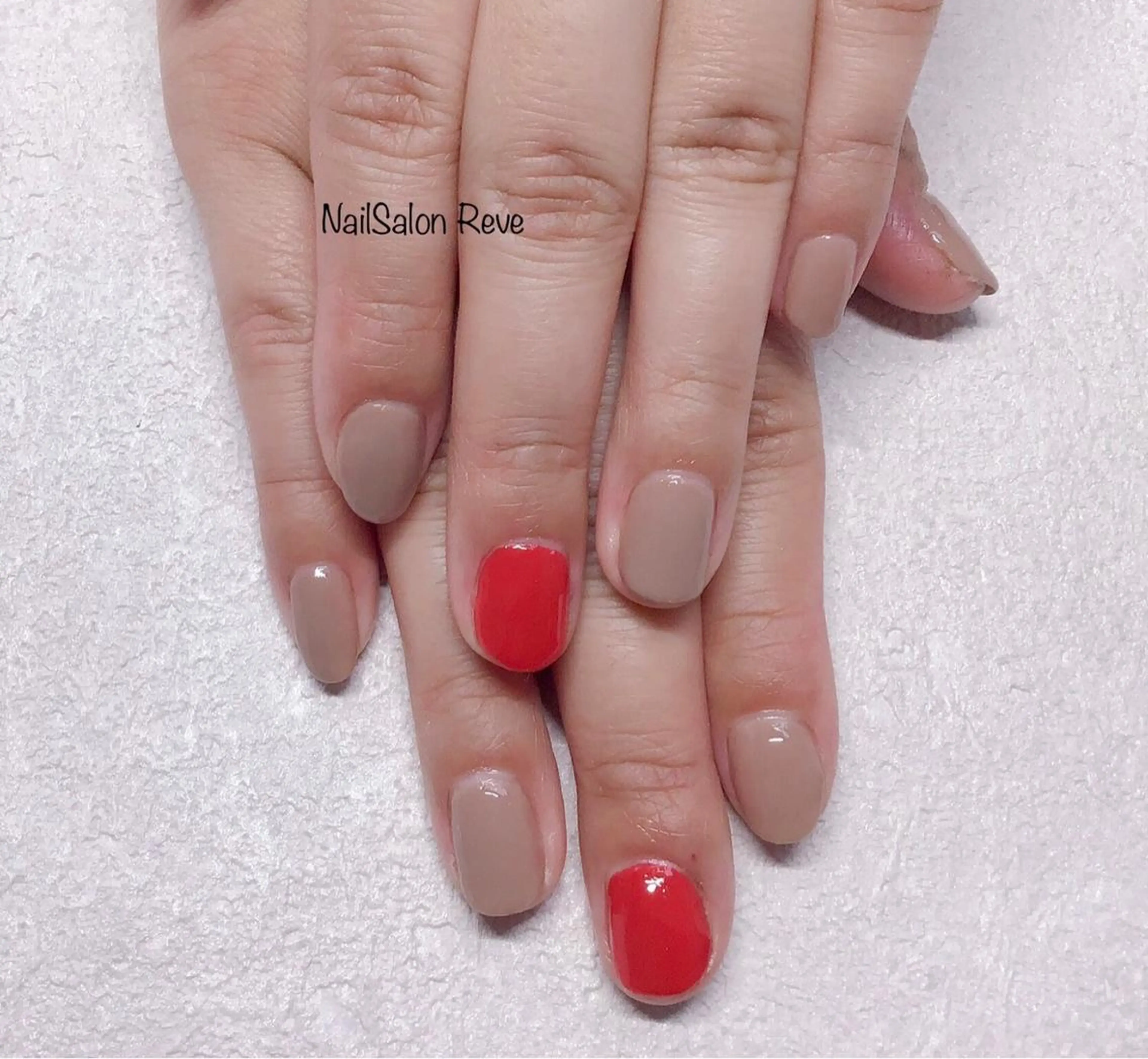 ネイル ワンカラーネイル 赤色 ハンドネイル NailSalon   Reve（ネイルサロン レーヴ）所属・NailSalon Reveのネイルデザイン