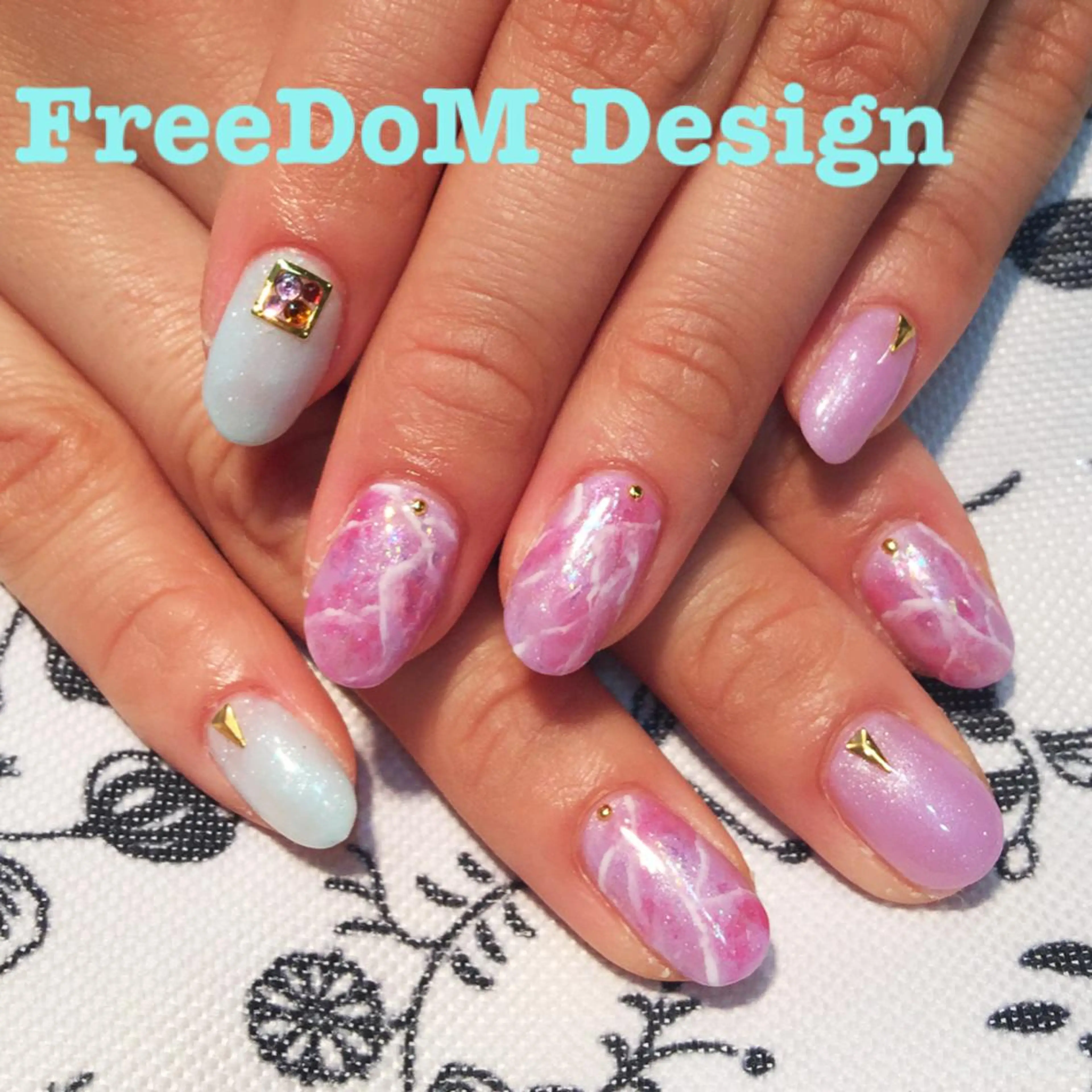 ネイル アートネイル ＦreeDoＭ   Design所属・W KUMIのネイルデザイン