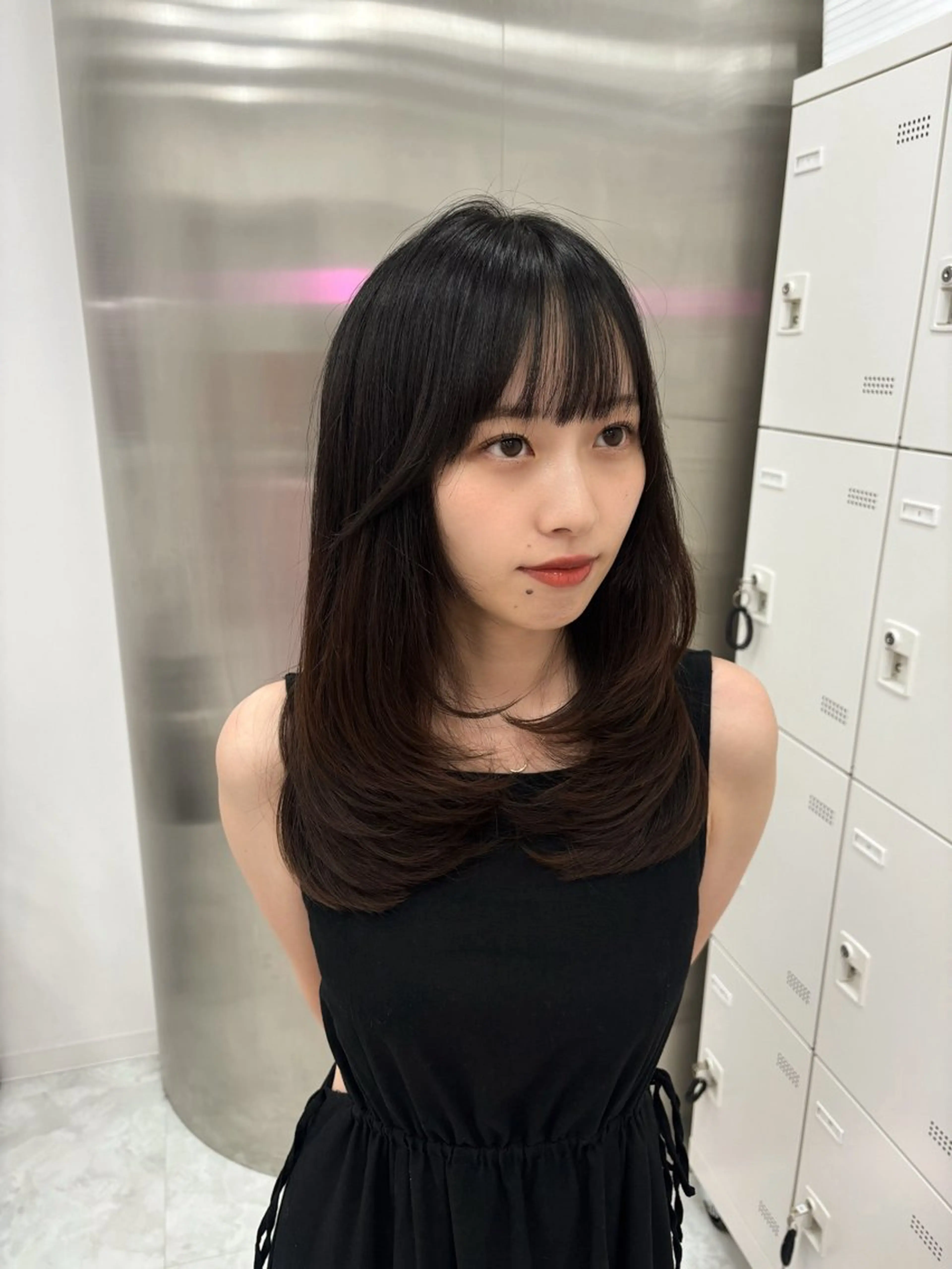 セミロング カラー カット ヘアカラー トリートメント ヘッドスパ ヘアセット 韓国レイヤー ハッシュカットのヘアスタイル