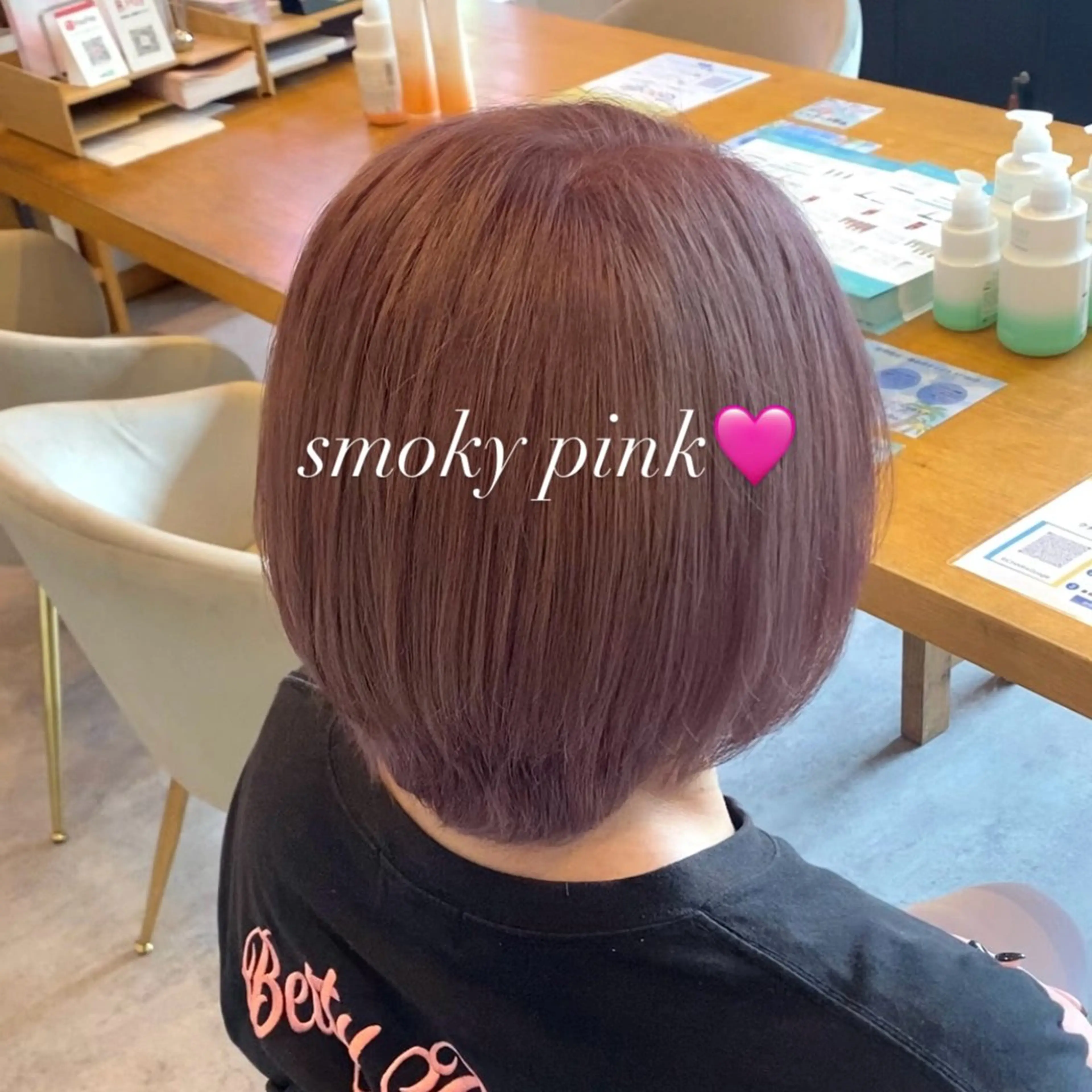 カラー ブリーチ ハイトーンカラー ピンクカラー ヘアカラー 久貝 帆風のヘアスタイル