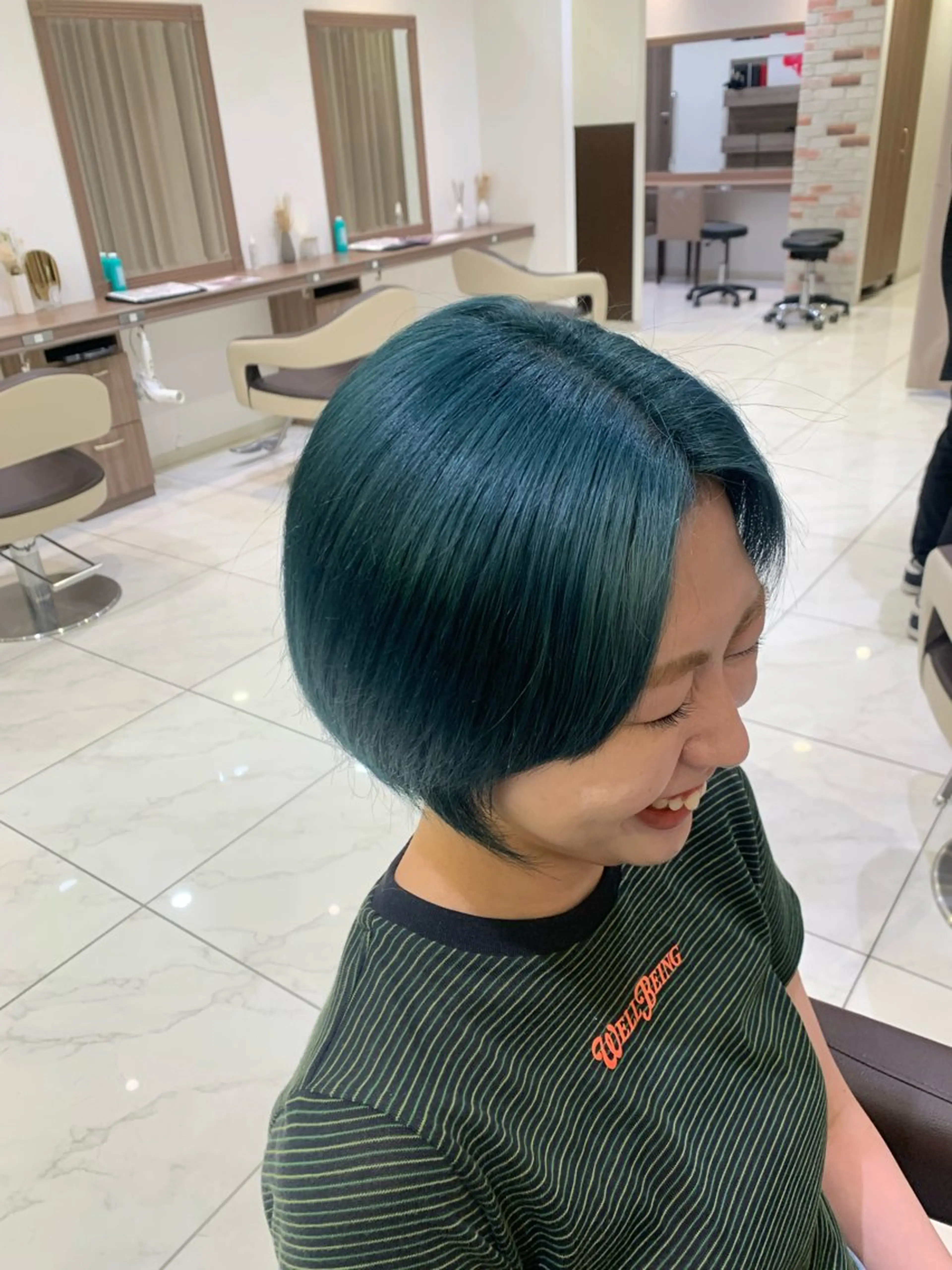 ショート カラー ヘアカラー トリートメント 前髪クロスパーマ /美髪矯正/和田優海のヘアスタイル