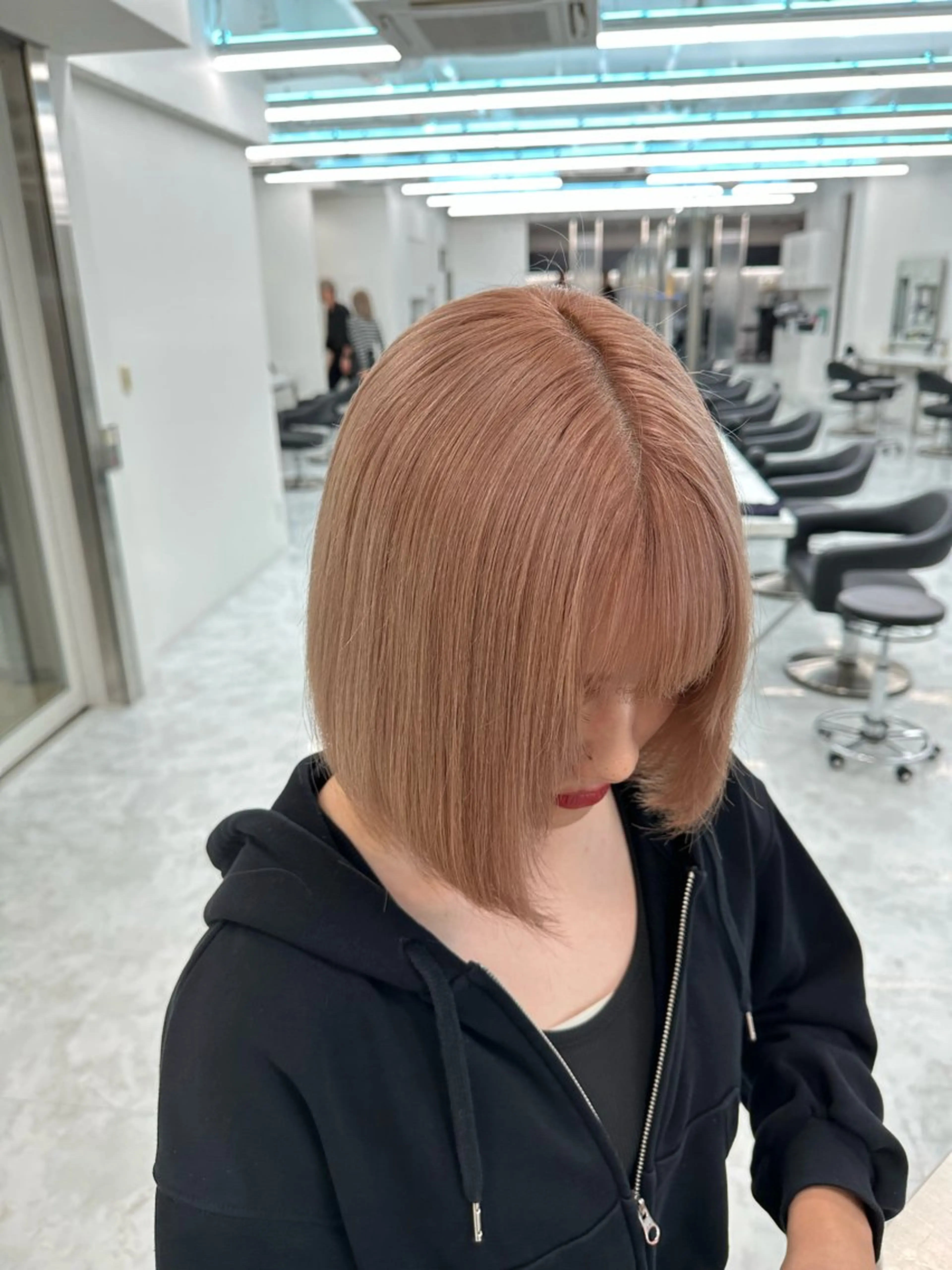 ショート カラー ボブ ヘアカラー トリートメント ヘッドスパ ヘアセット ケアブリーチ 韓国レイヤーKYONのヘアスタイル