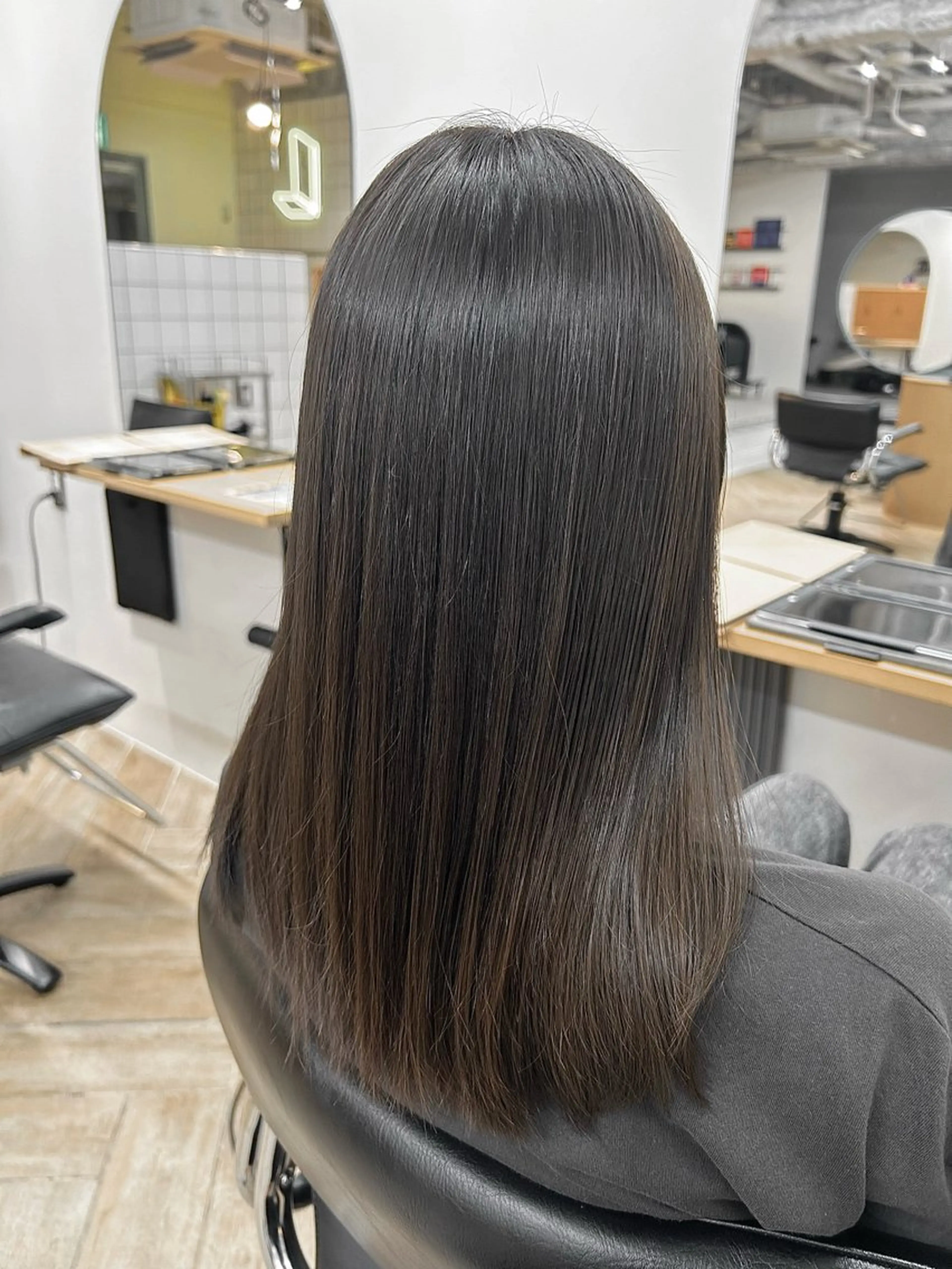 カラー ヘアカラー トリートメント ベージュ/ダブルカラ ー/新潟駅/青柳萌果のヘアスタイル