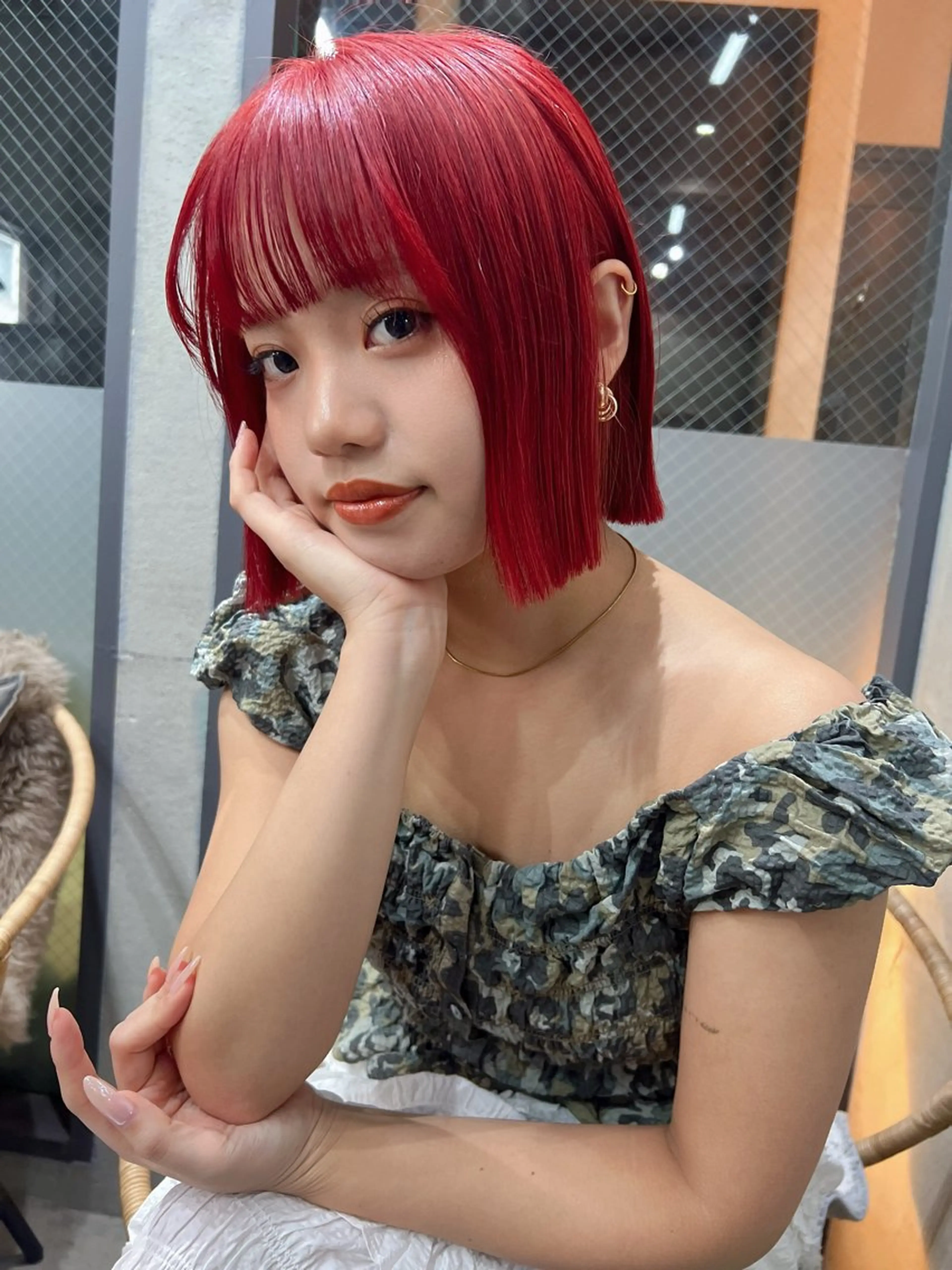 ショート カラー ベージュカラー ブリーチ ケアブリーチ ハイトーンカラー ミルクティーベージュ ヘアカラー ユ イのヘアスタイル