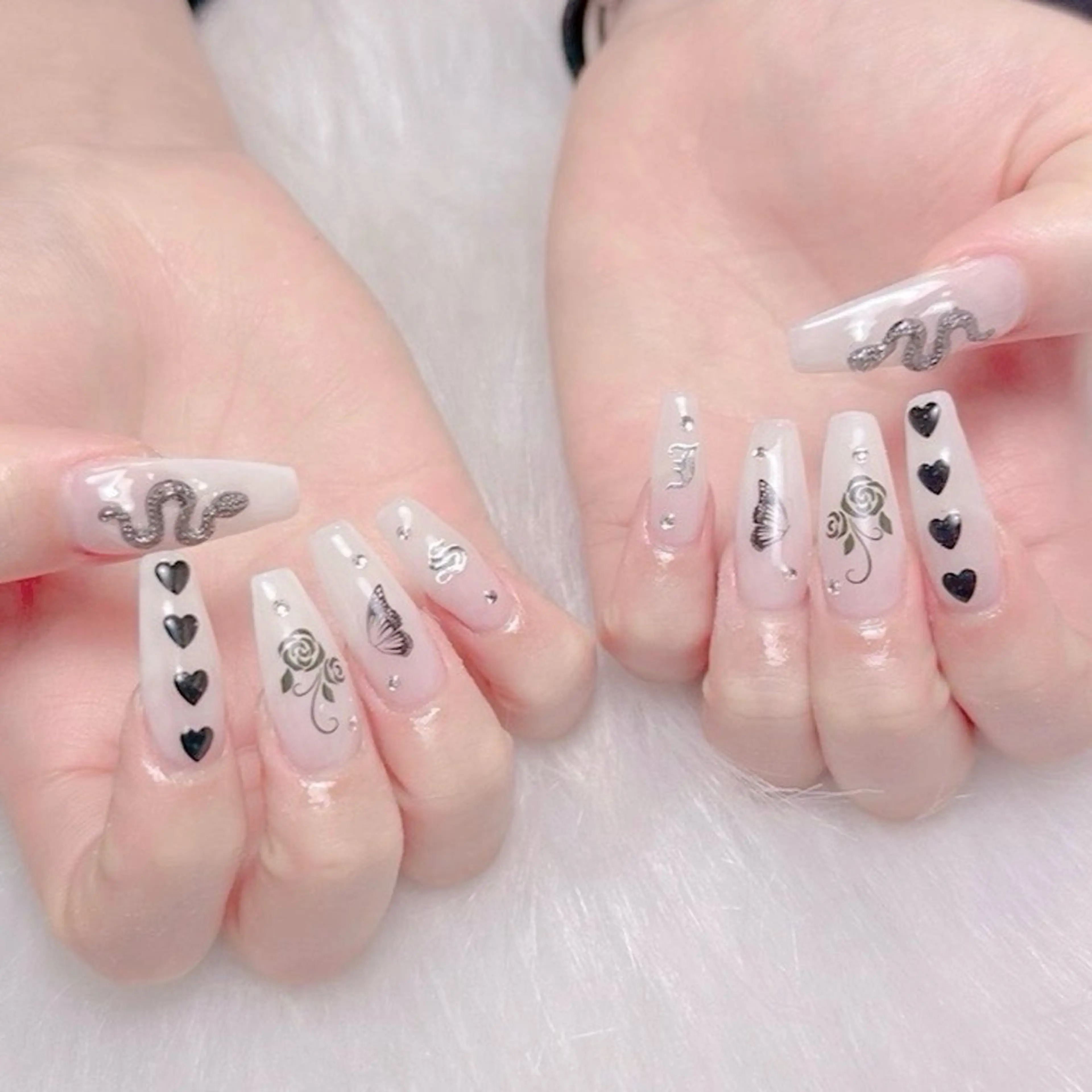 ネイル ハンドネイル Mari 🎀六月移転のネイルデザイン