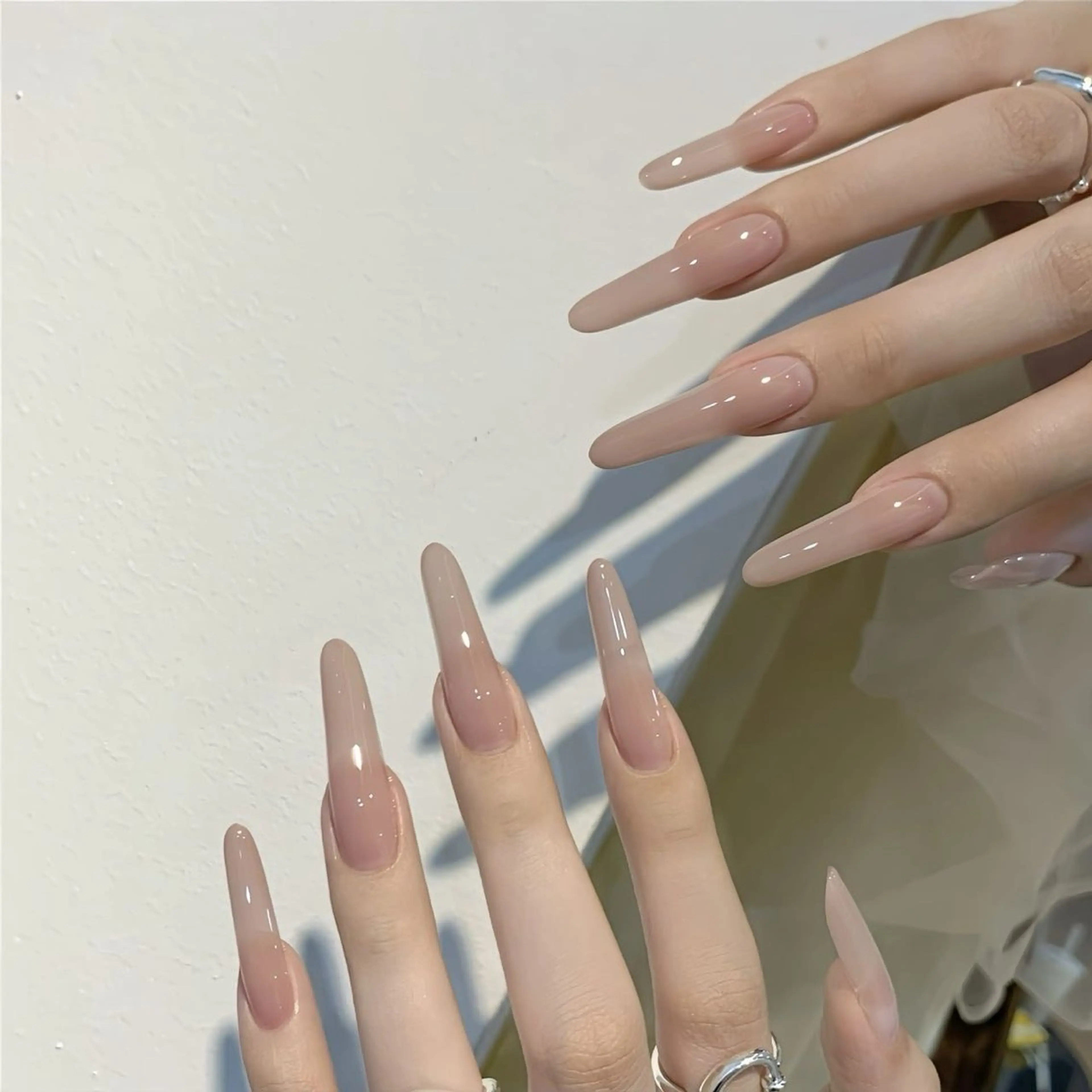 ネイル 成人式 フレンチネイル ジェルネイル 韓国ネイル マグネットネイル ハンドネイル Sun Nail 池袋のエステ・リラクイメージ