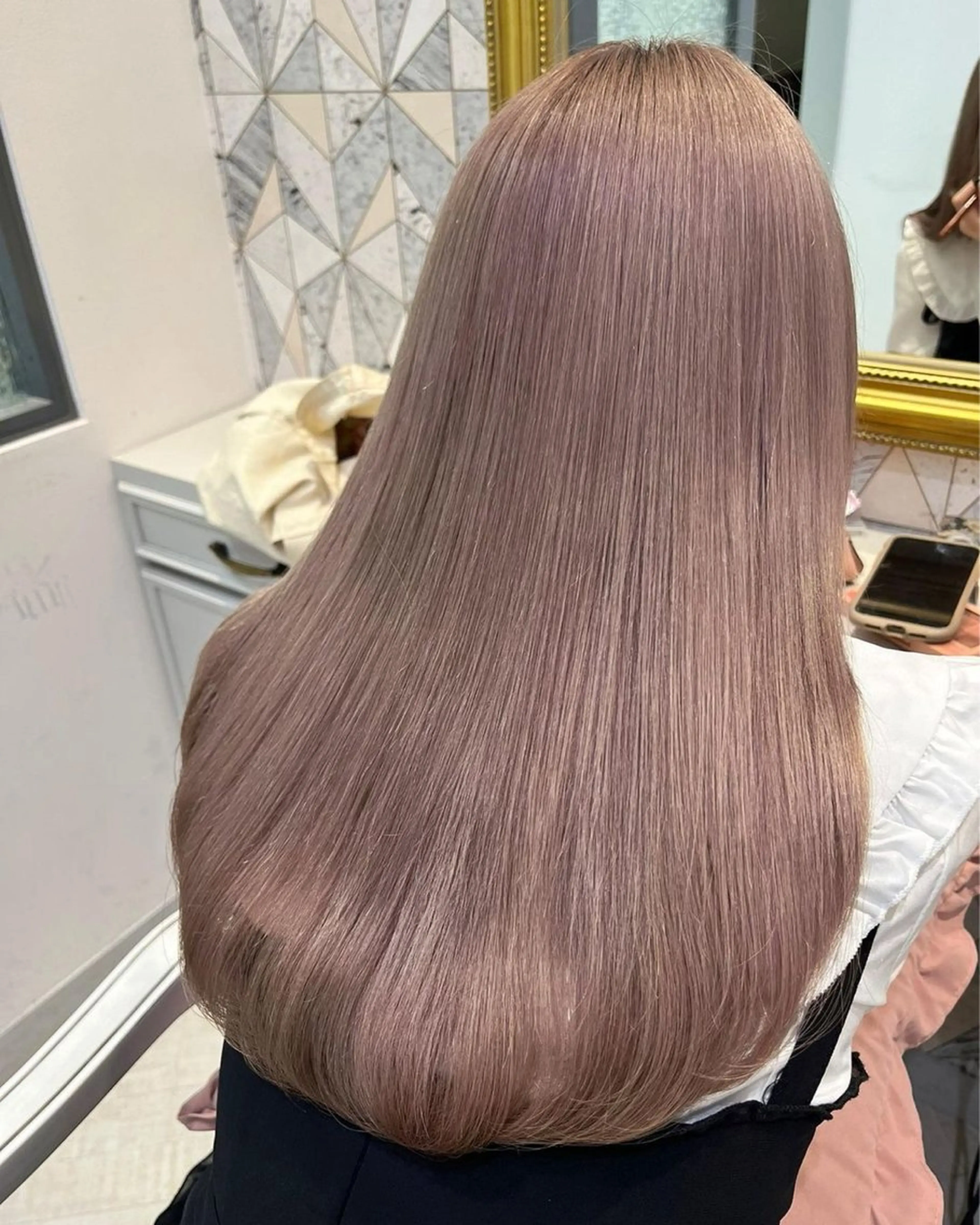 ロング クルミ🤍 ミルクティーベージュのヘアスタイル