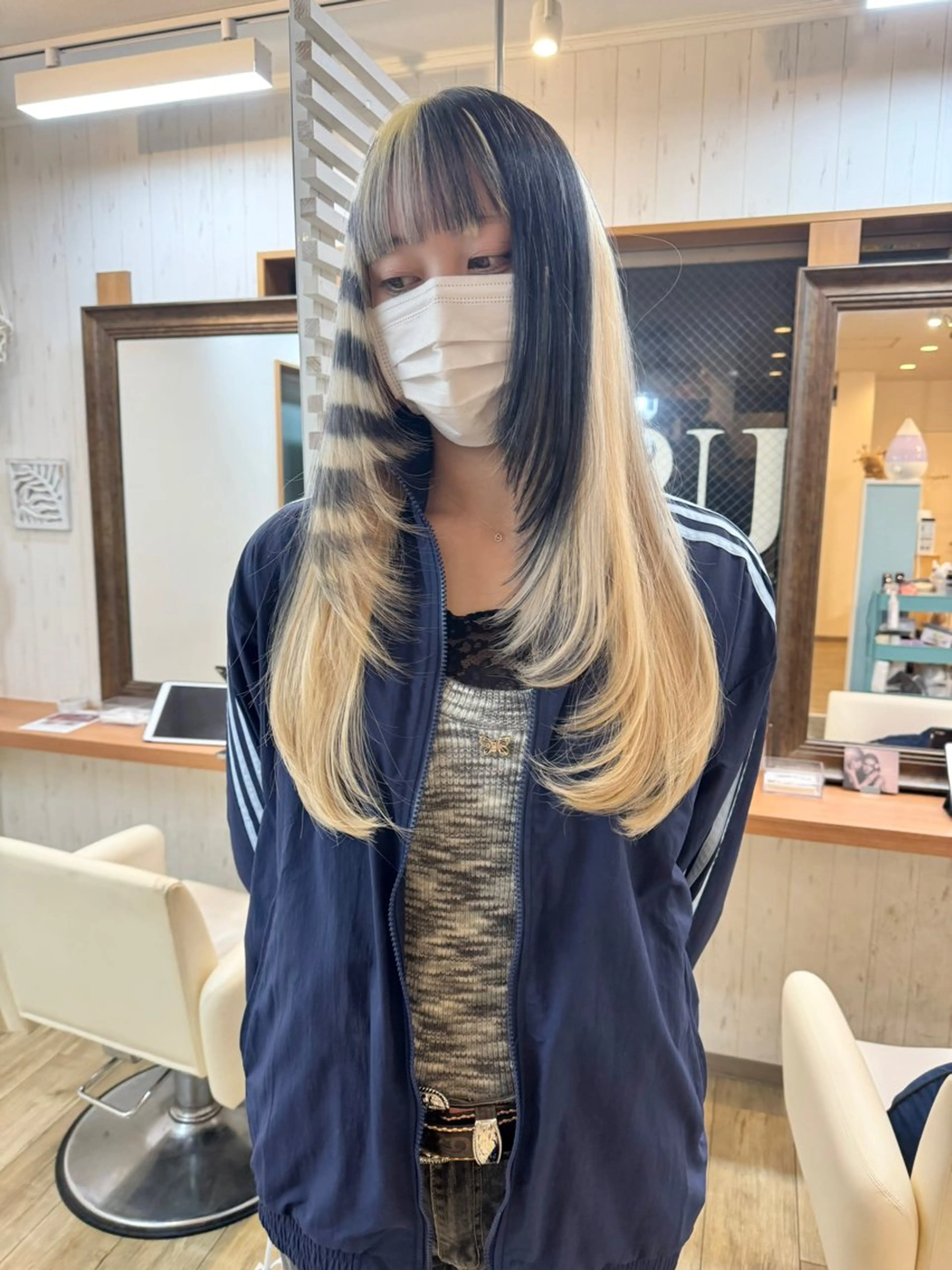 【🍭デザインカラー🍭】カット+ケアブリーチ＋デザインカラー+内部補修TRの写真
