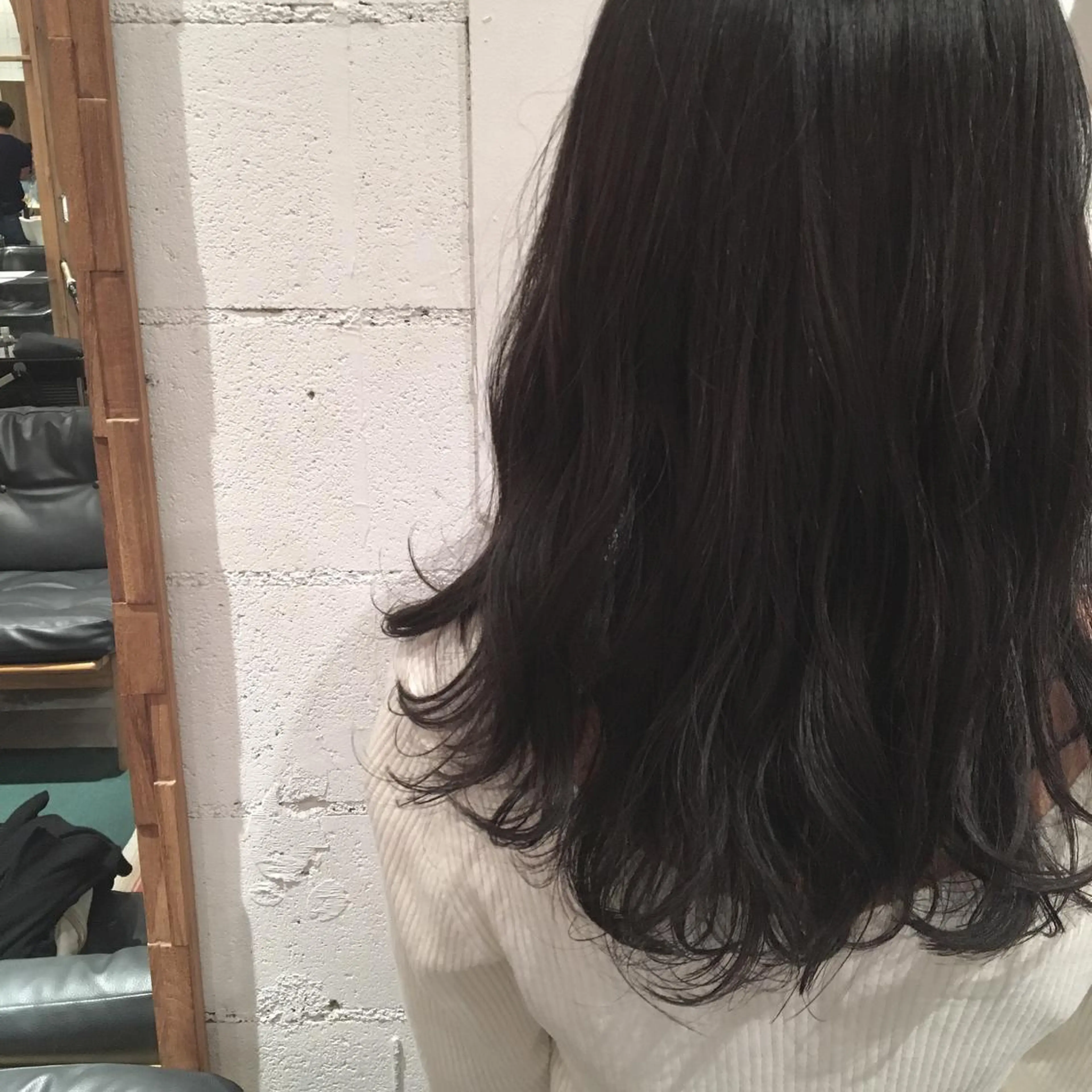 セミロング カラー 黒髪 グレーブラック emme MIHO♡のヘアスタイル