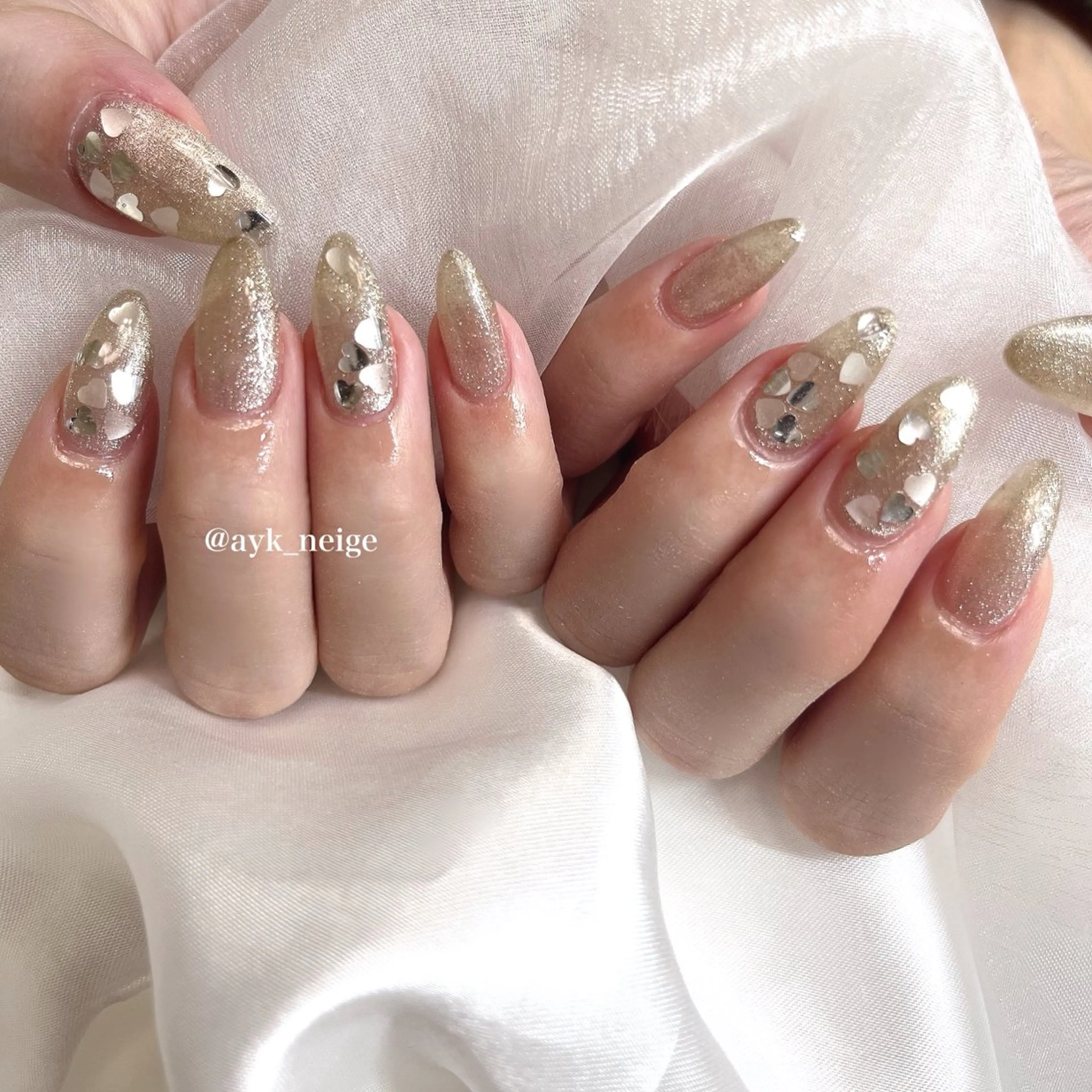 ネイル フットネイル キラキラネイル 韓国ネイル リボン シンプルネイル n'eige nail所属・大谷 綾香のネイルデザイン