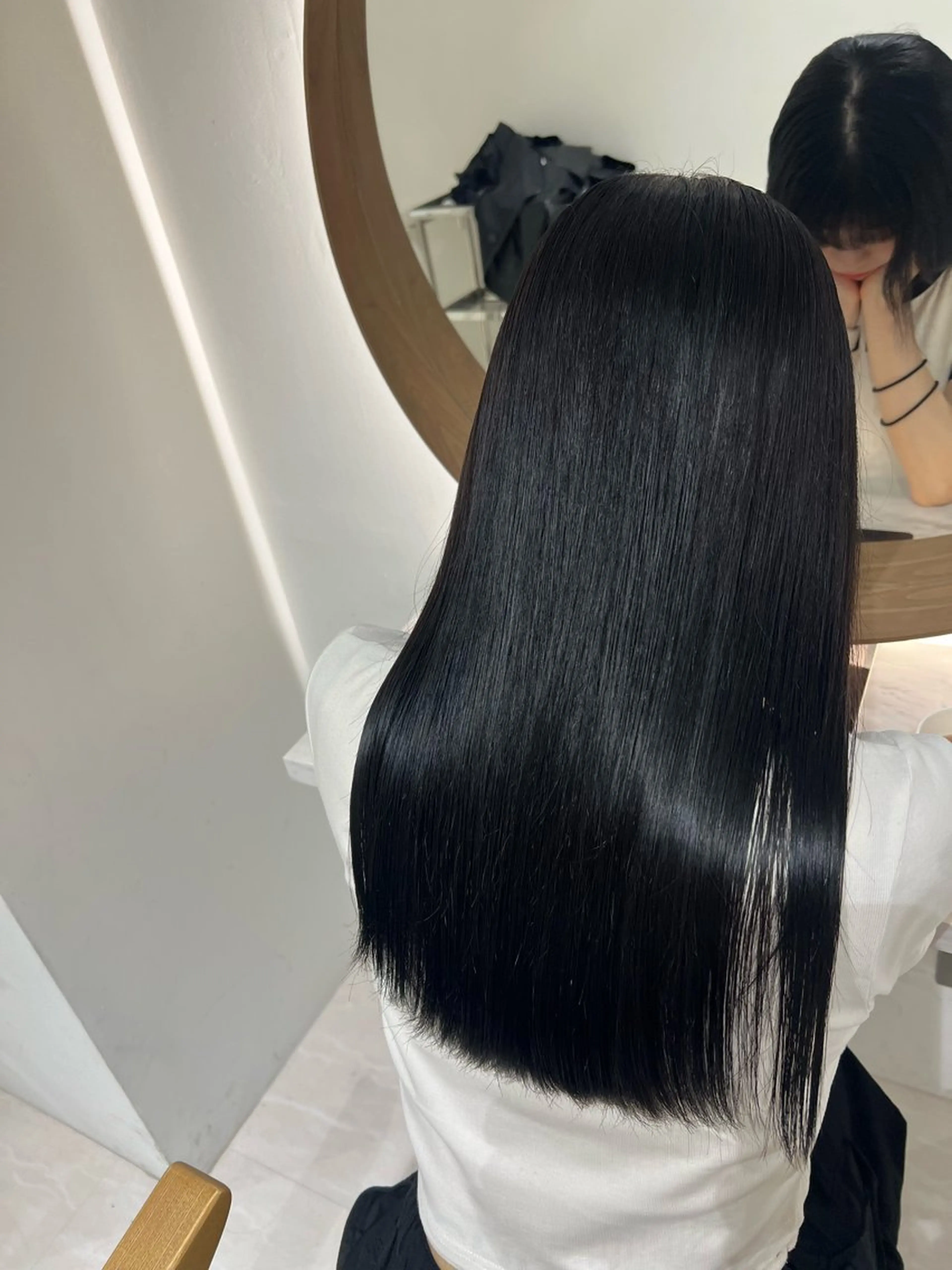 カラー 黒髪 ブルーカラー ブルーブラック 透明感カラー ヘアカラー 瀬戸 杏珠のヘアスタイル