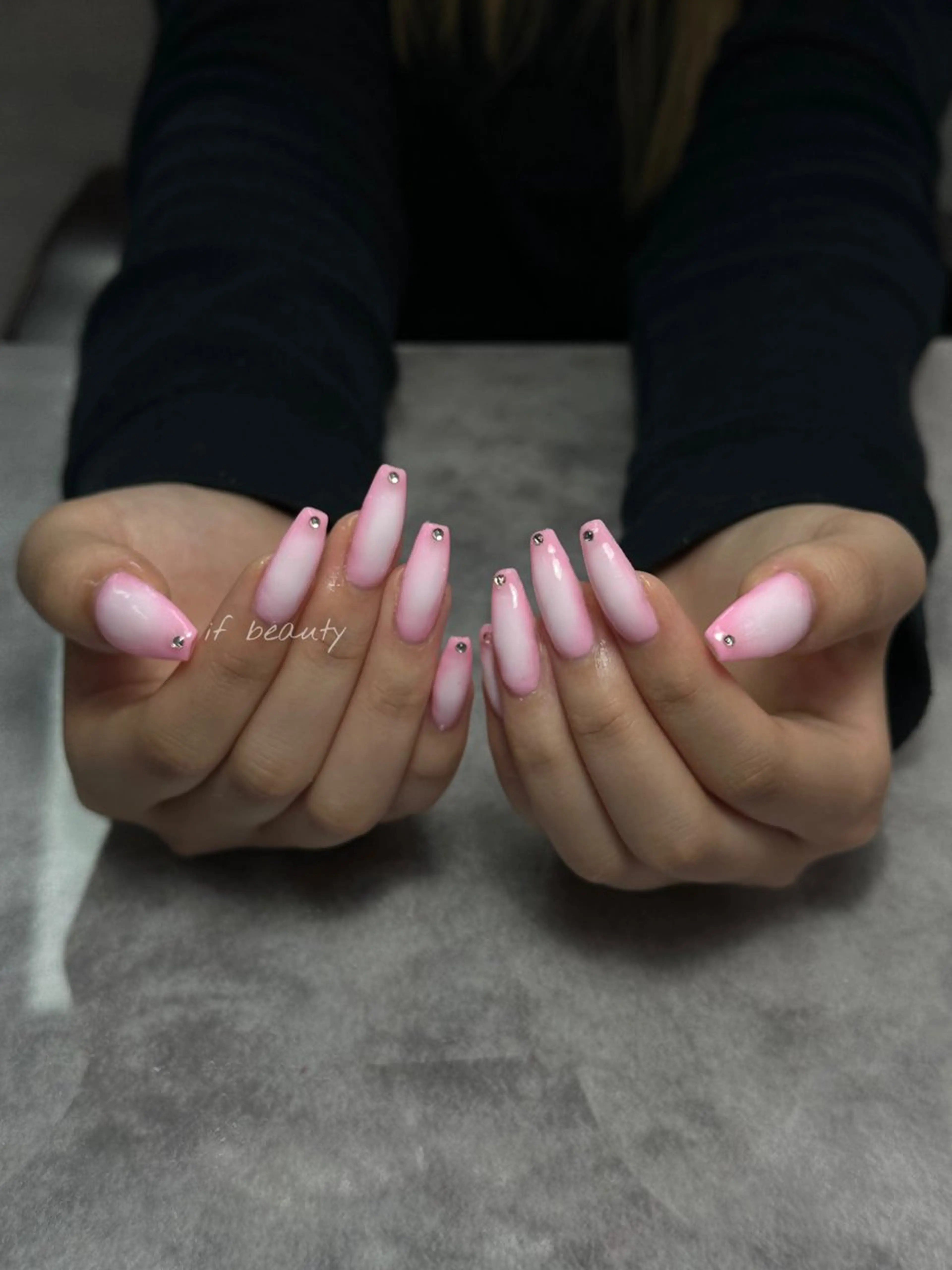 ネイル アートネイル ジェルネイル グラデーション パラジェル ワンホンネイル ハンドネイル if Hair＆Nail Salon所属・IKA /海外ネイル /個性派/ワンホンのネイルデザイン