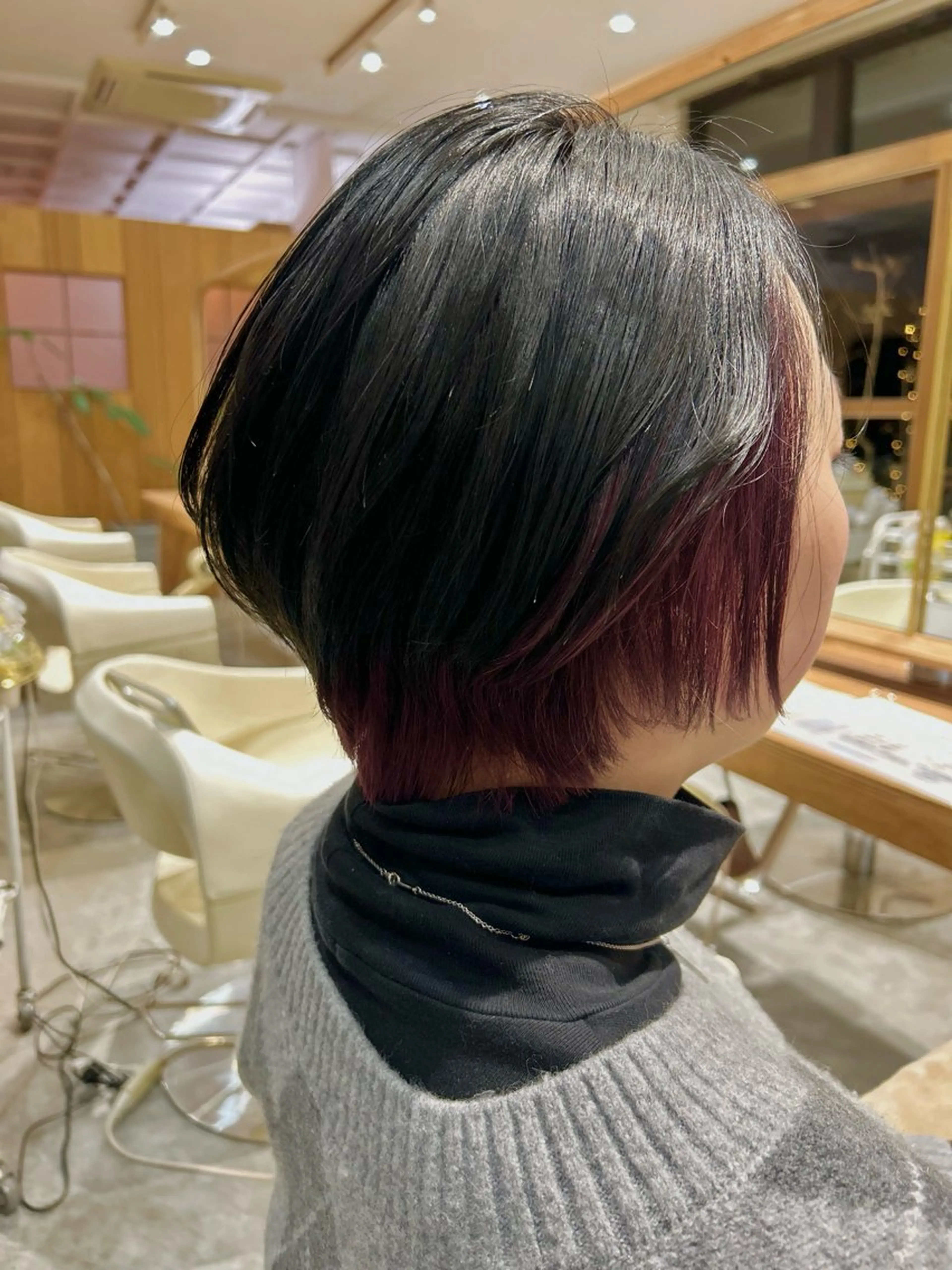 ショート カラー ブリーチ インナーカラー ブリーチなしカラー レッドカラー ショートヘア ヘアカラー 佐藤悠生/ メンズカット．パーマのヘアスタイル