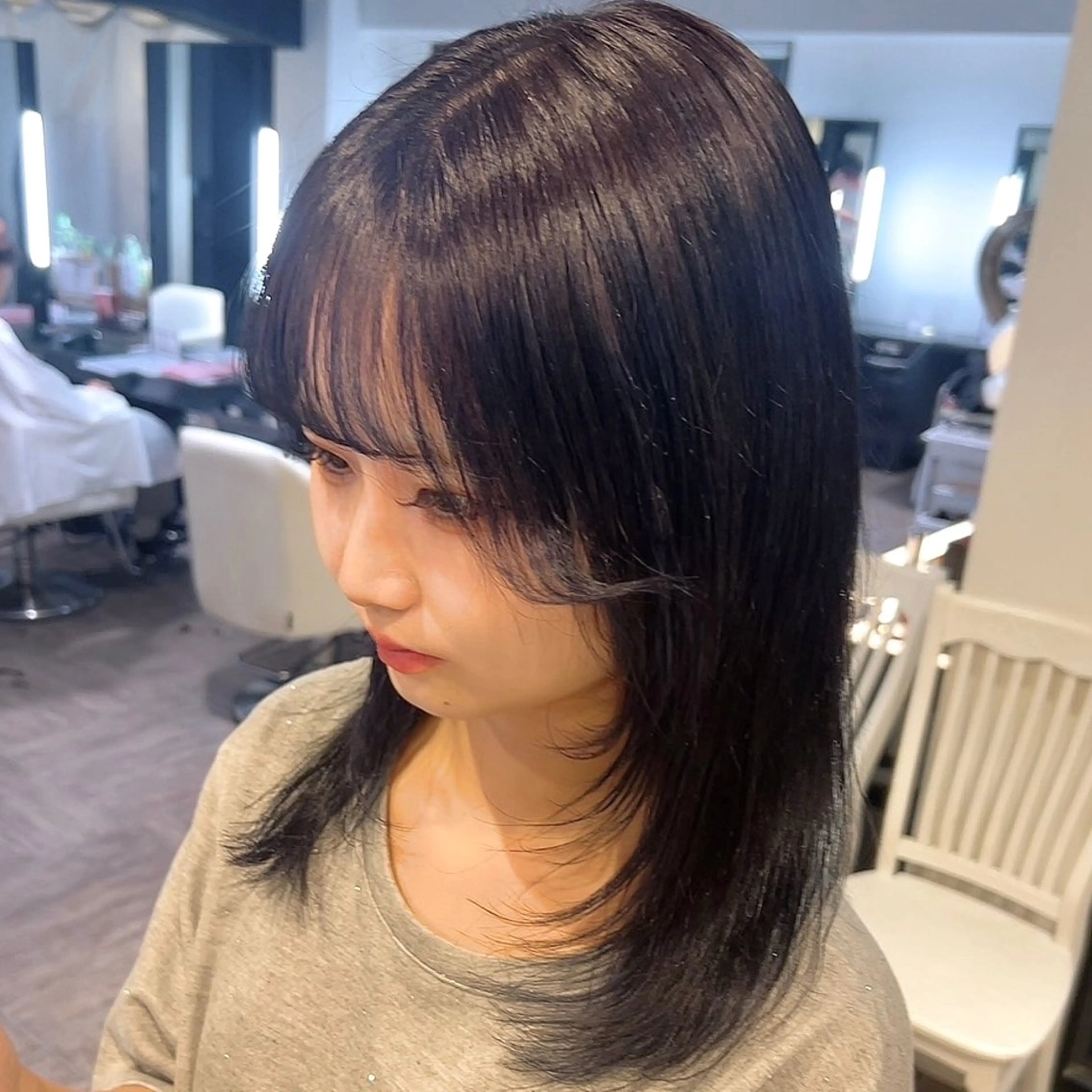 ミディアム カラー 黒髪 ブルーカラー ブルーブラック レイヤーカット カット ヘアカラー トリートメント 🤍愛されヘア⌇ 𝐑 𝐈 𝐎🤍のヘアスタイル