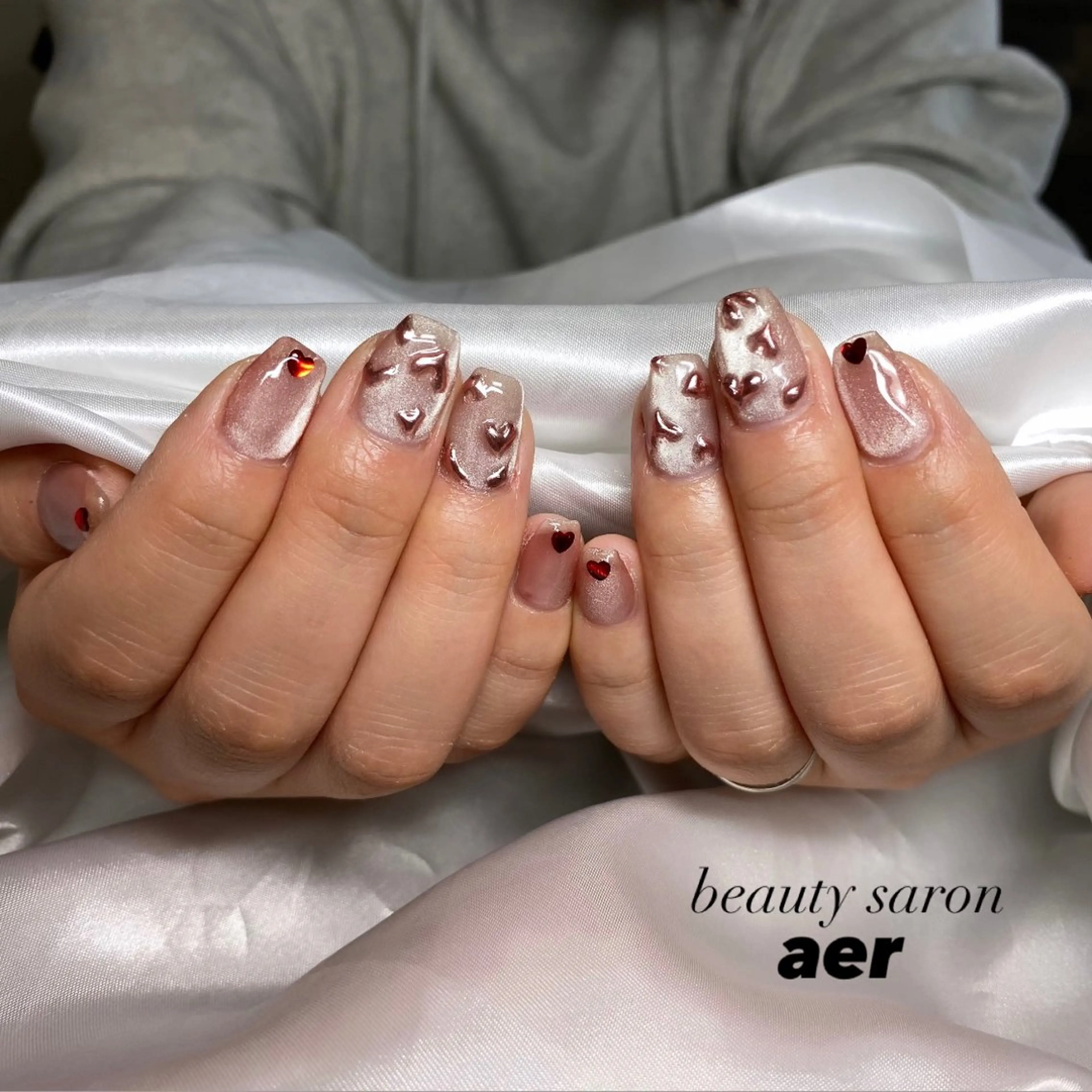 ネイル バレンタイン ハンドネイル デコパーツが得意♪ ネイル/眉毛/エステの眉毛・アイブロウイメージ