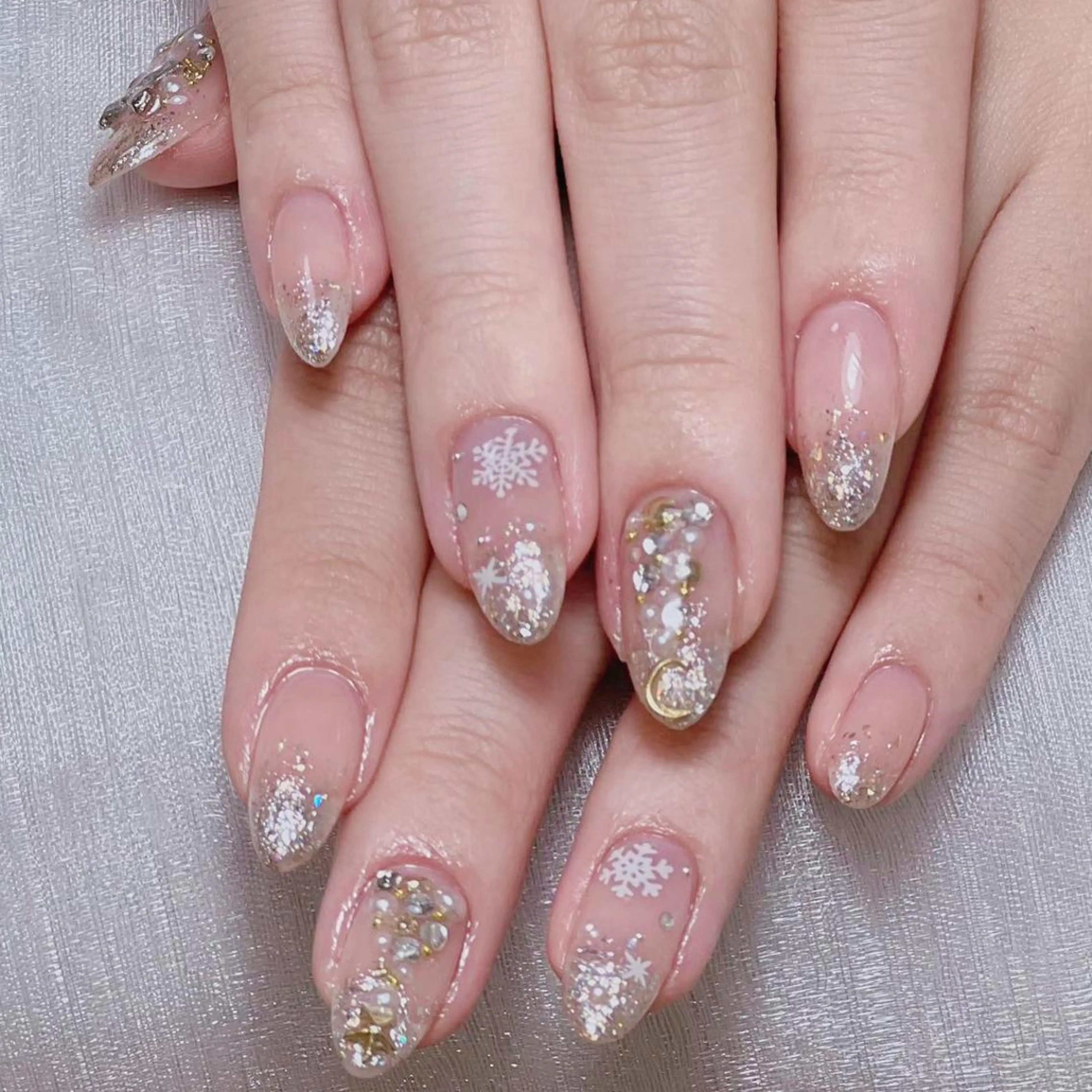 ネイル アートネイル オーロラネイル ガーリー キラキラネイル 韓国ネイル Nail Monsterのネイルデザイン