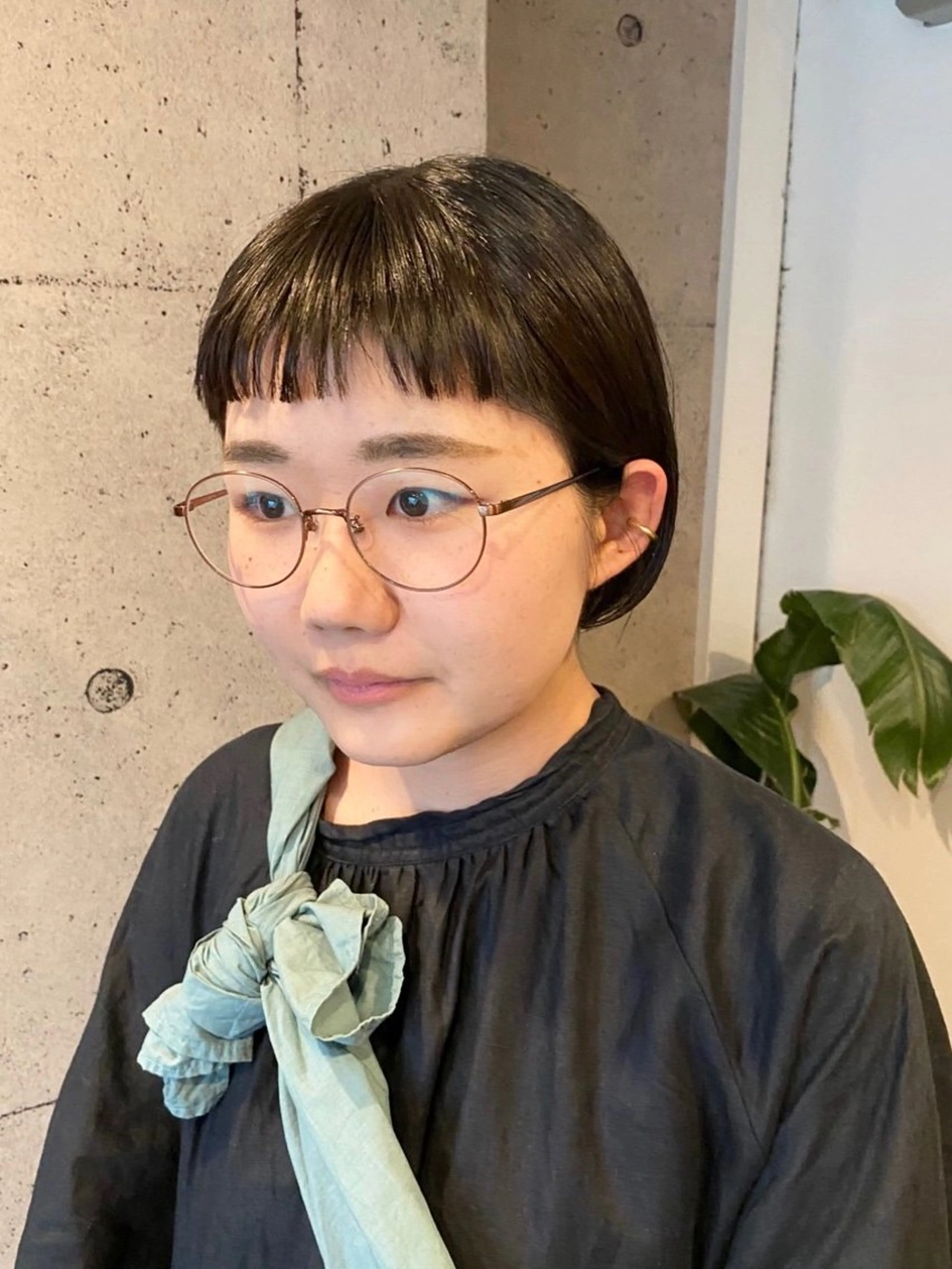 ショート カラー 黒髪 ボブ オン眉 GO TODAY神戸三宮所属・あ きのヘアスタイル