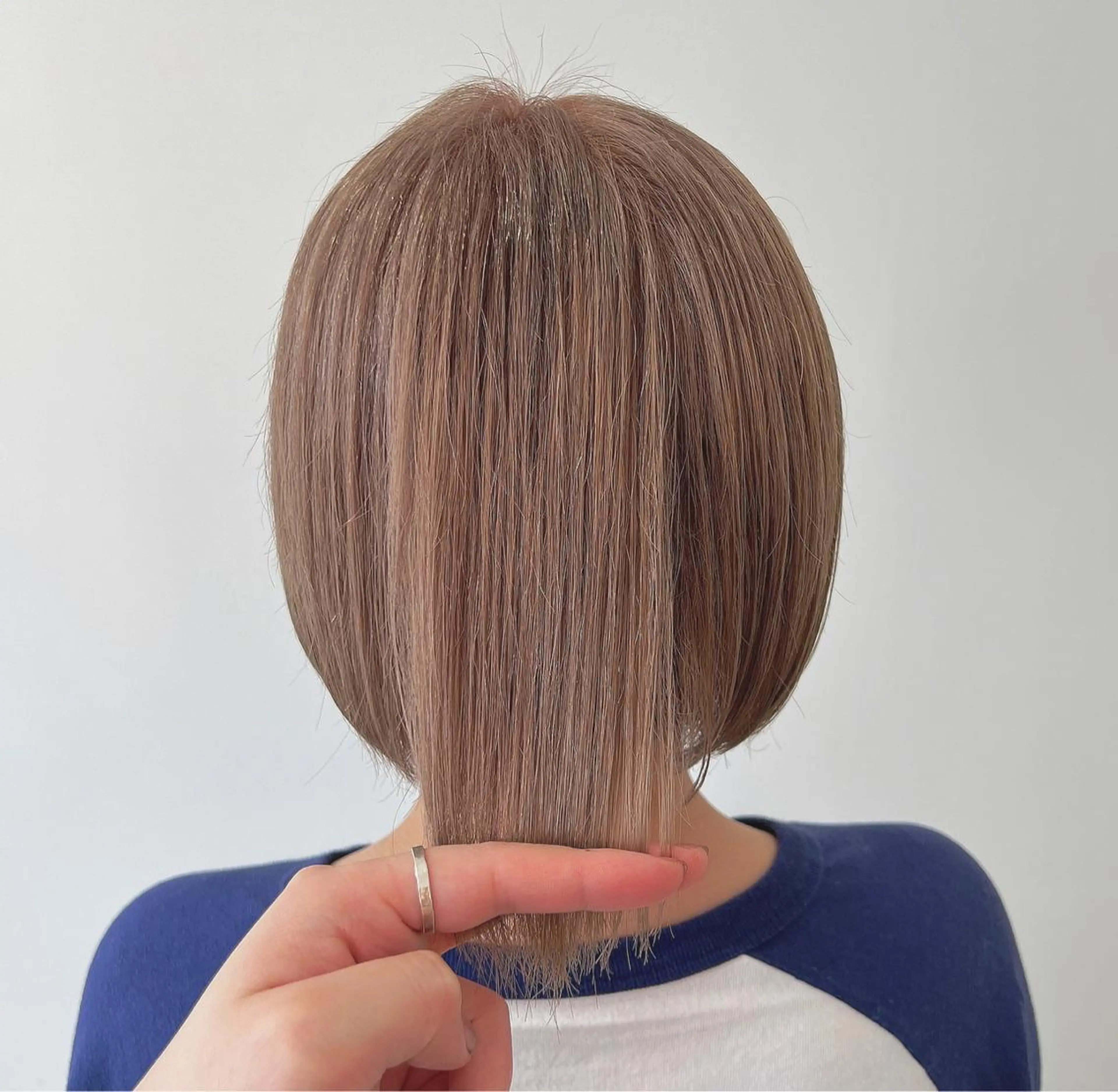 ショート ボブ カット ヘアカラー 切りっぱなしボブ 👩🏼ミニボブのヘアスタイル