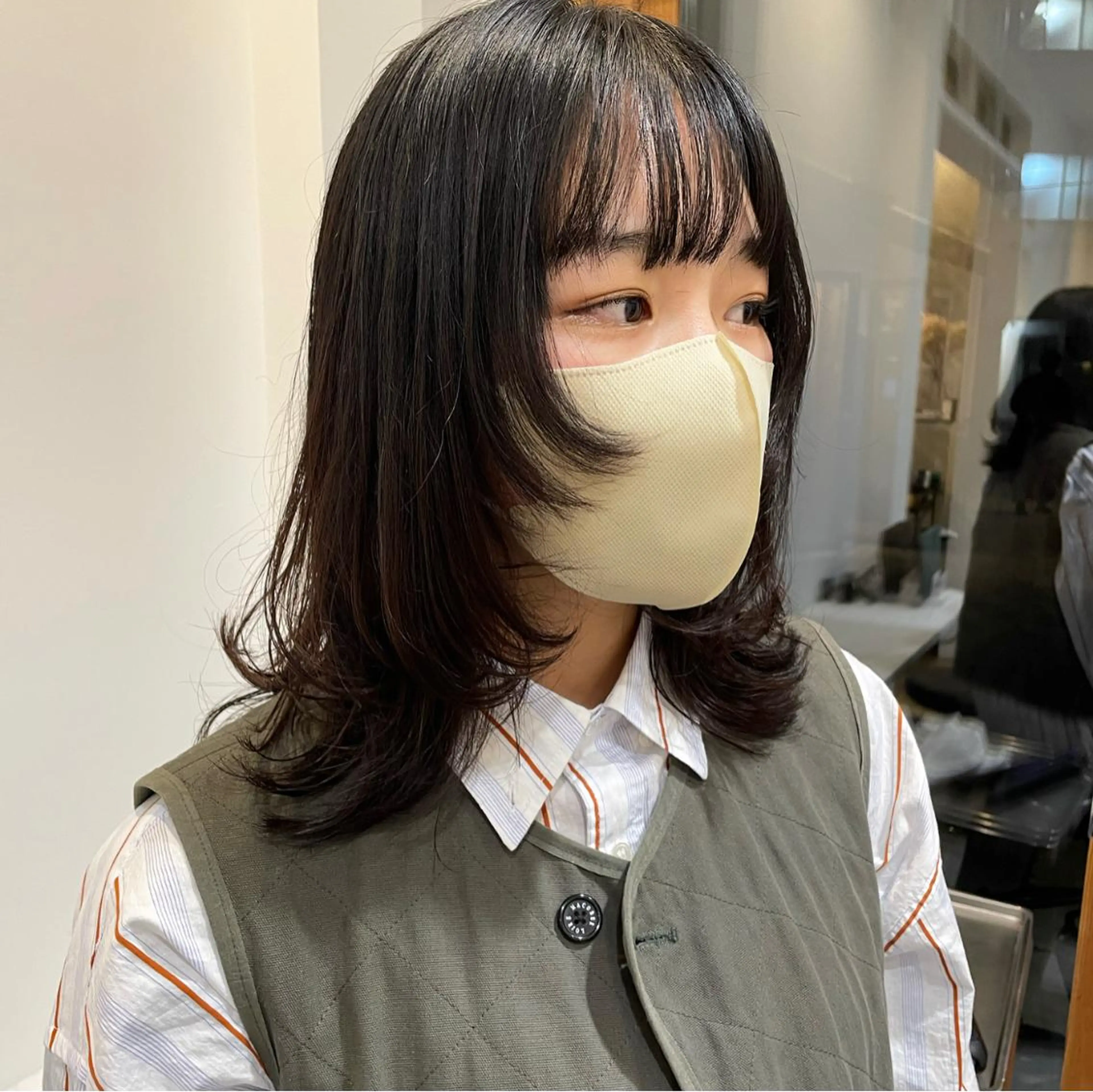 ミディアム カラー パーマ 顔まわりレイヤー レイヤーカット ウルフカット カット 髪質改善ストレート✨ パーマヘア✨YUKIのヘアスタイル