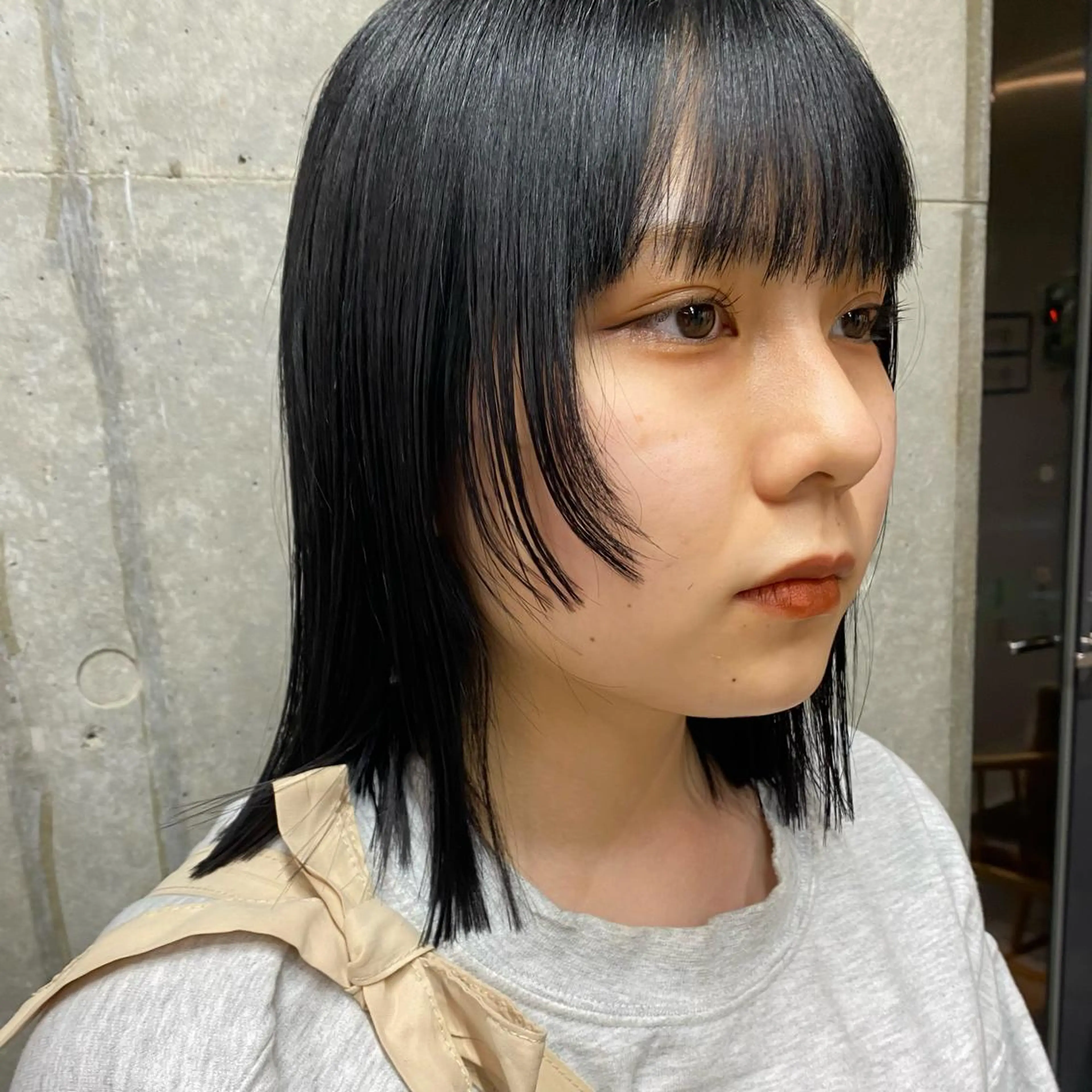ミディアム カラー カット ヘアカラー Yahiko ハイトーンのヘアスタイル