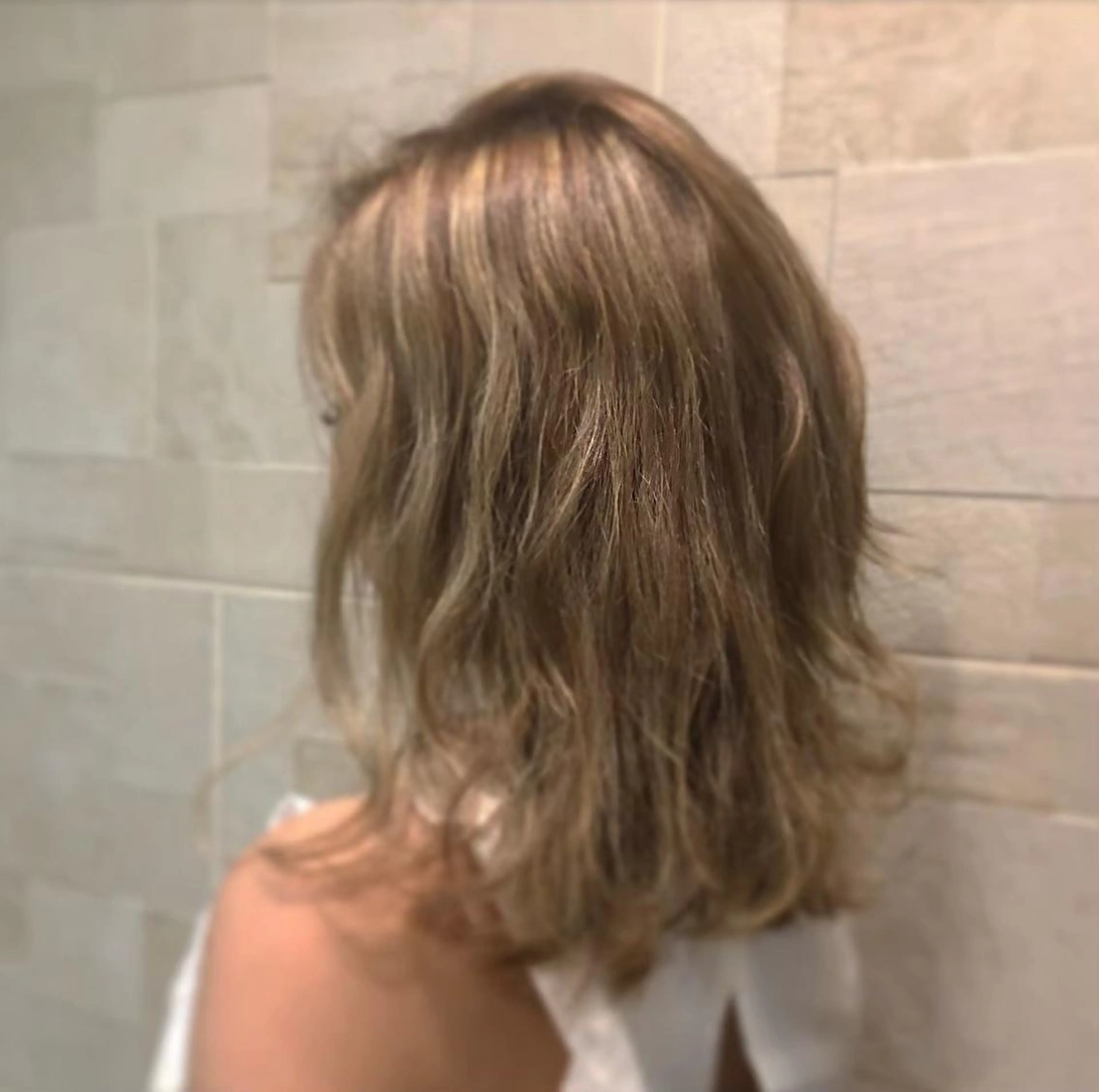 ミディアム カット ヘアカラー カラー特化 横川 翔希のヘアスタイル