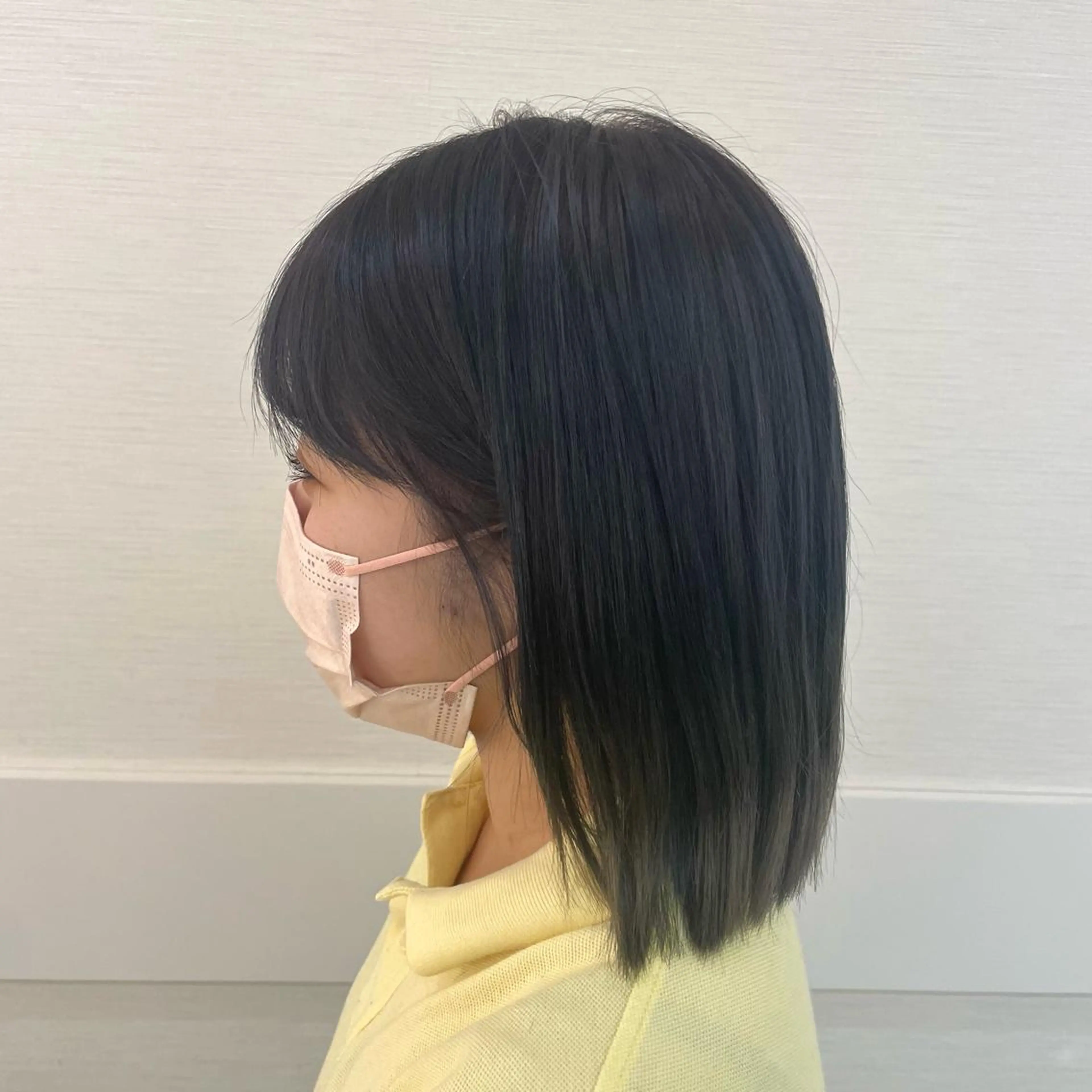 ショート カラー ブリーチ ブルーカラー ブルーグレー ヘアカラー 韓国/透明感カラー さなのヘアスタイル