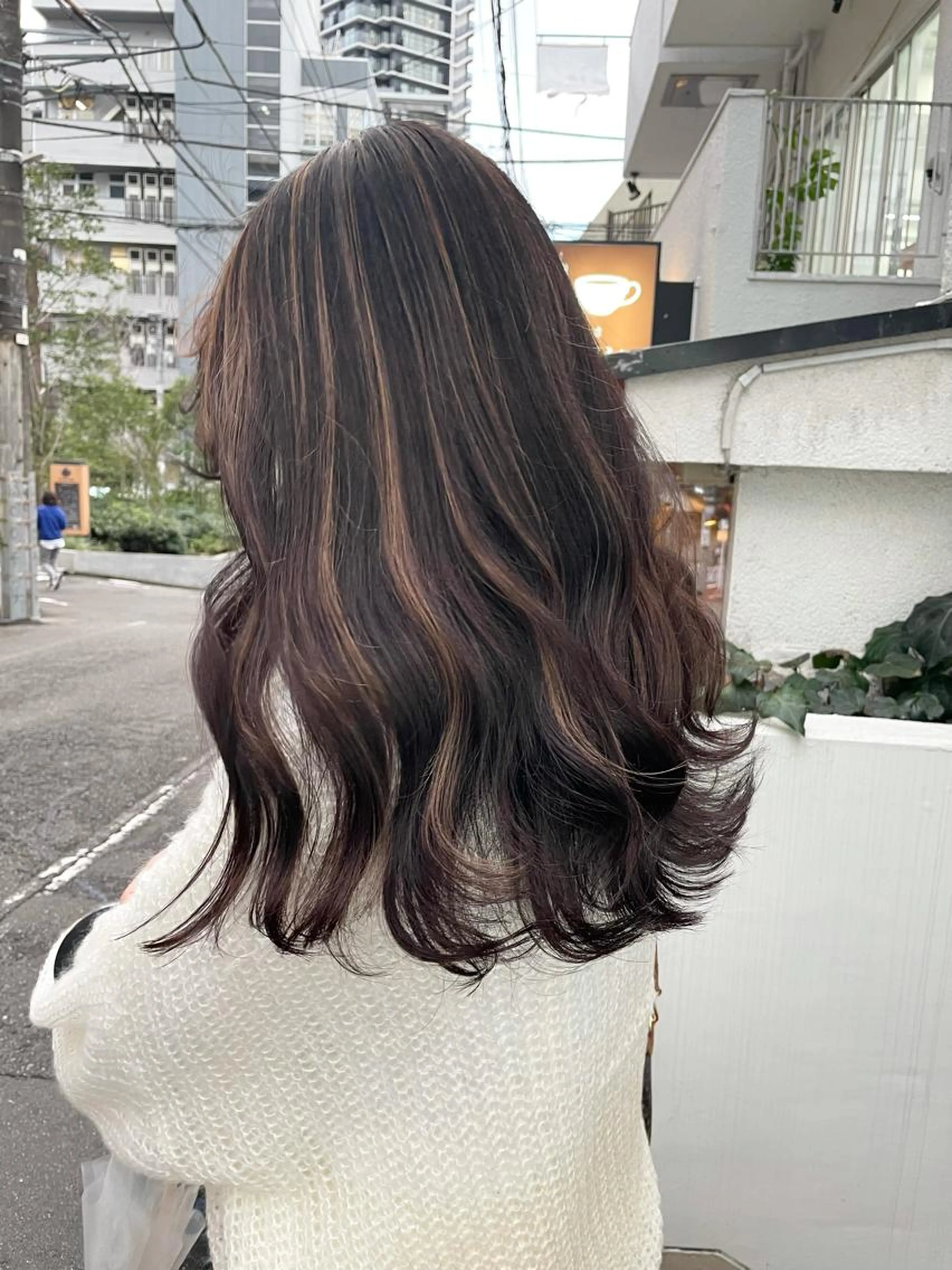 💗ハイライトカラー💗 ハイトーン/韓国ヘアー/ミルクティーベージュ/デザインカラー/レイヤーカットの写真