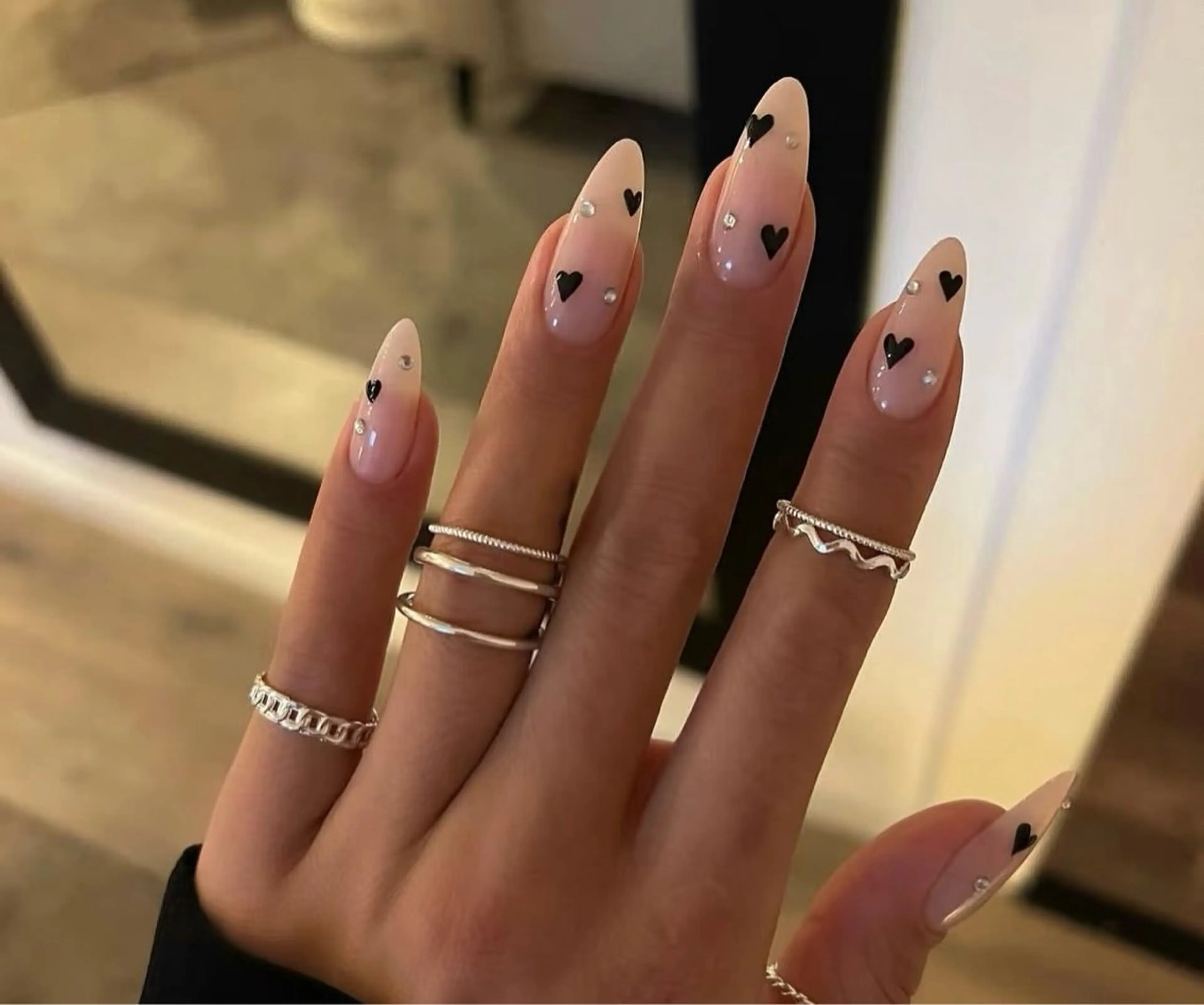 ネイル アートネイル オーロラネイル チークネイル フレンチネイル ガラスフレンチ ハンドネイル 🎀セ リ🎀のネイルデザイン