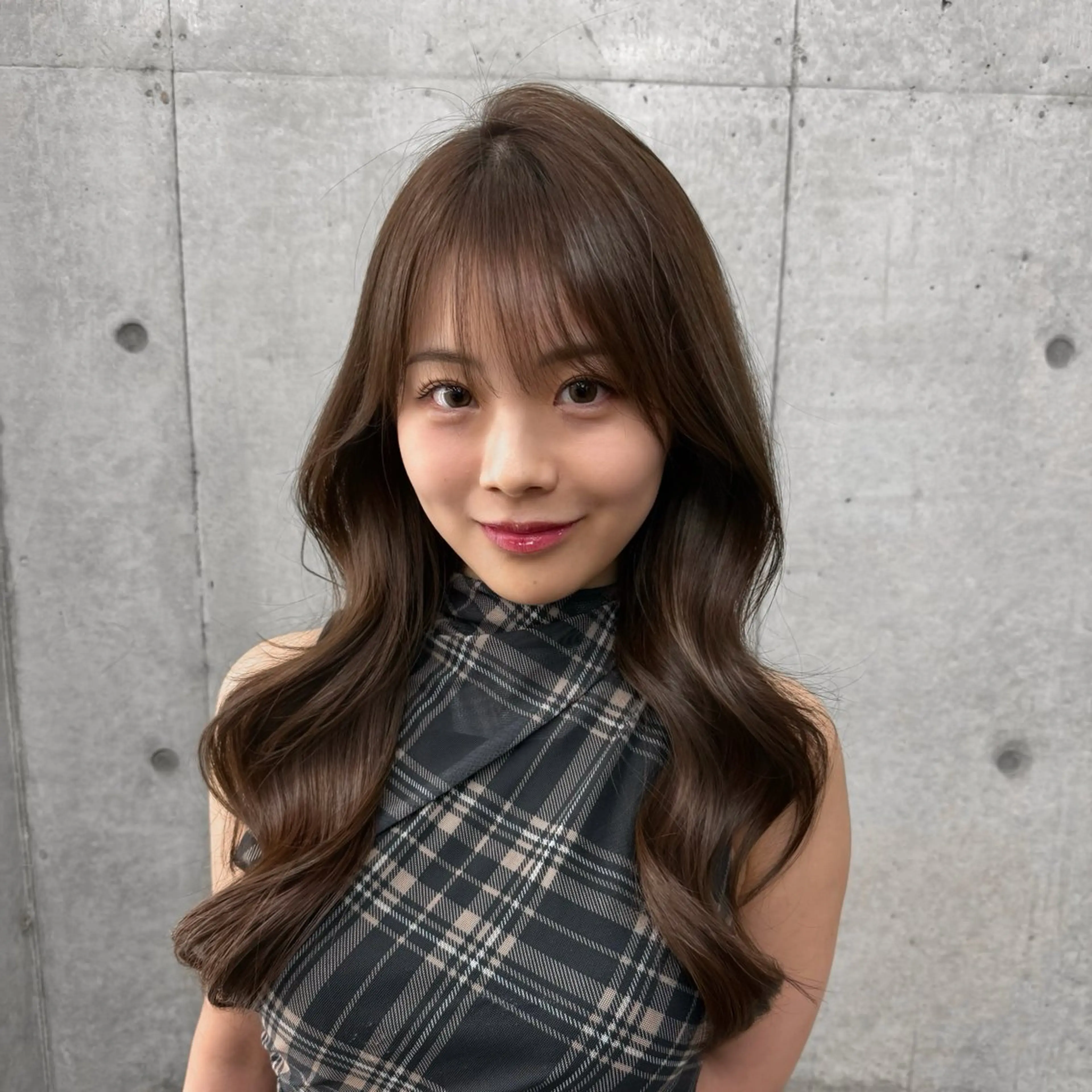 ロング 韓国レイヤー🩵ダメ ージレスケアカラーのヘアスタイル