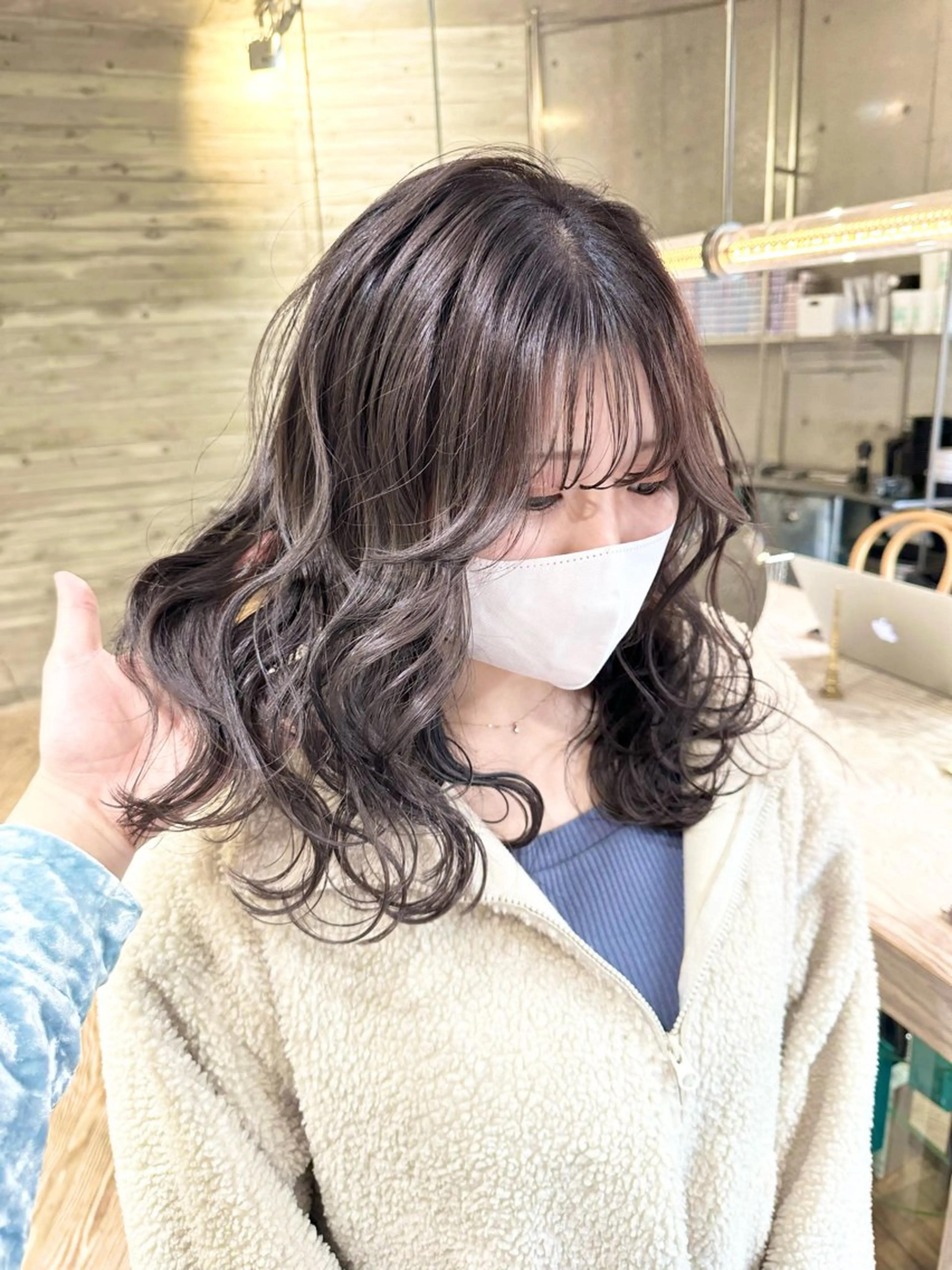 ミディアム カラー ヘアカラー トリートメント kai .のヘアスタイル