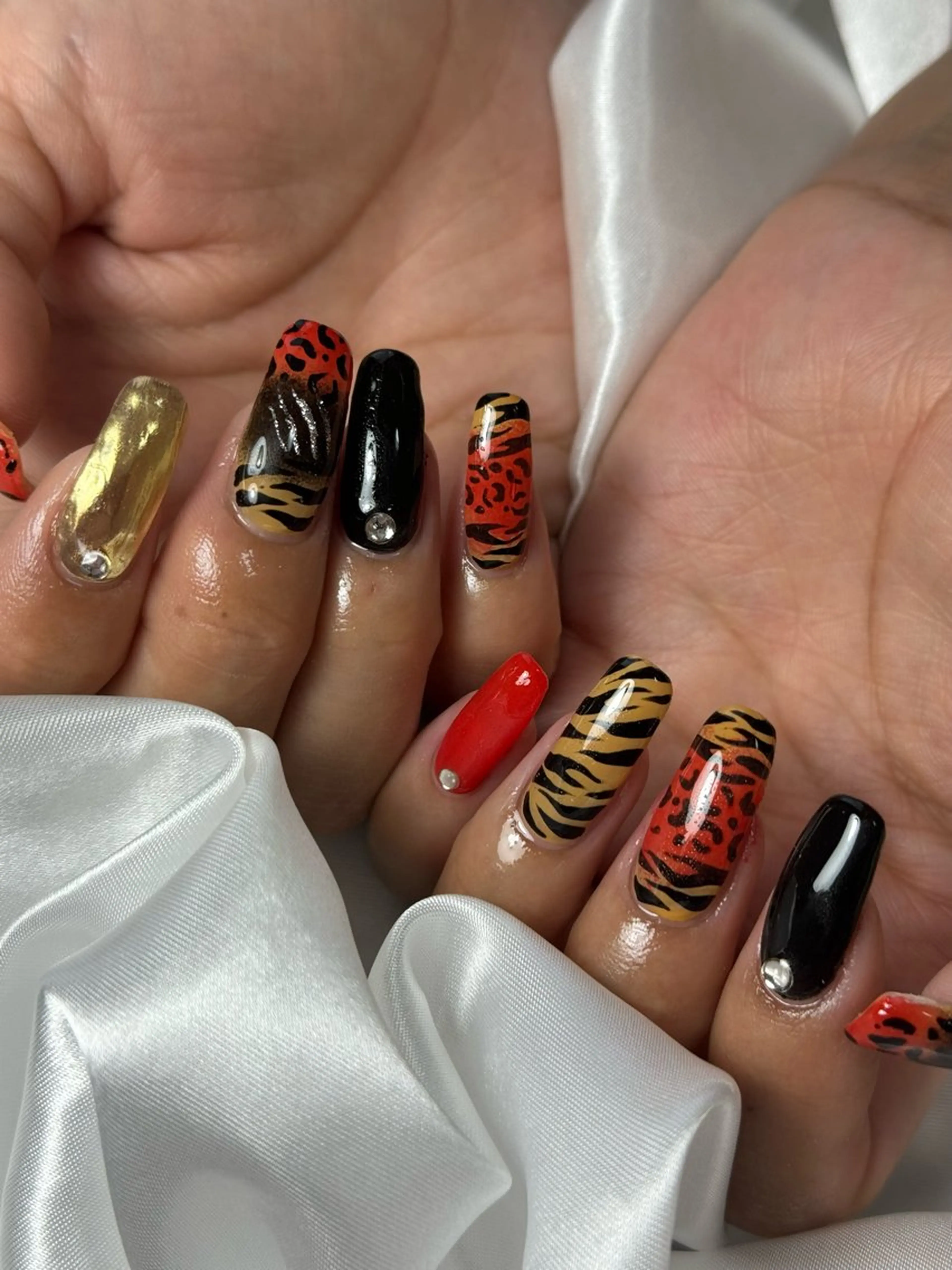 ネイル アニマル柄 長さ出し ジェルネイル ロングネイル 持ち込み ハンドネイル flowers nailのネイルデザイン