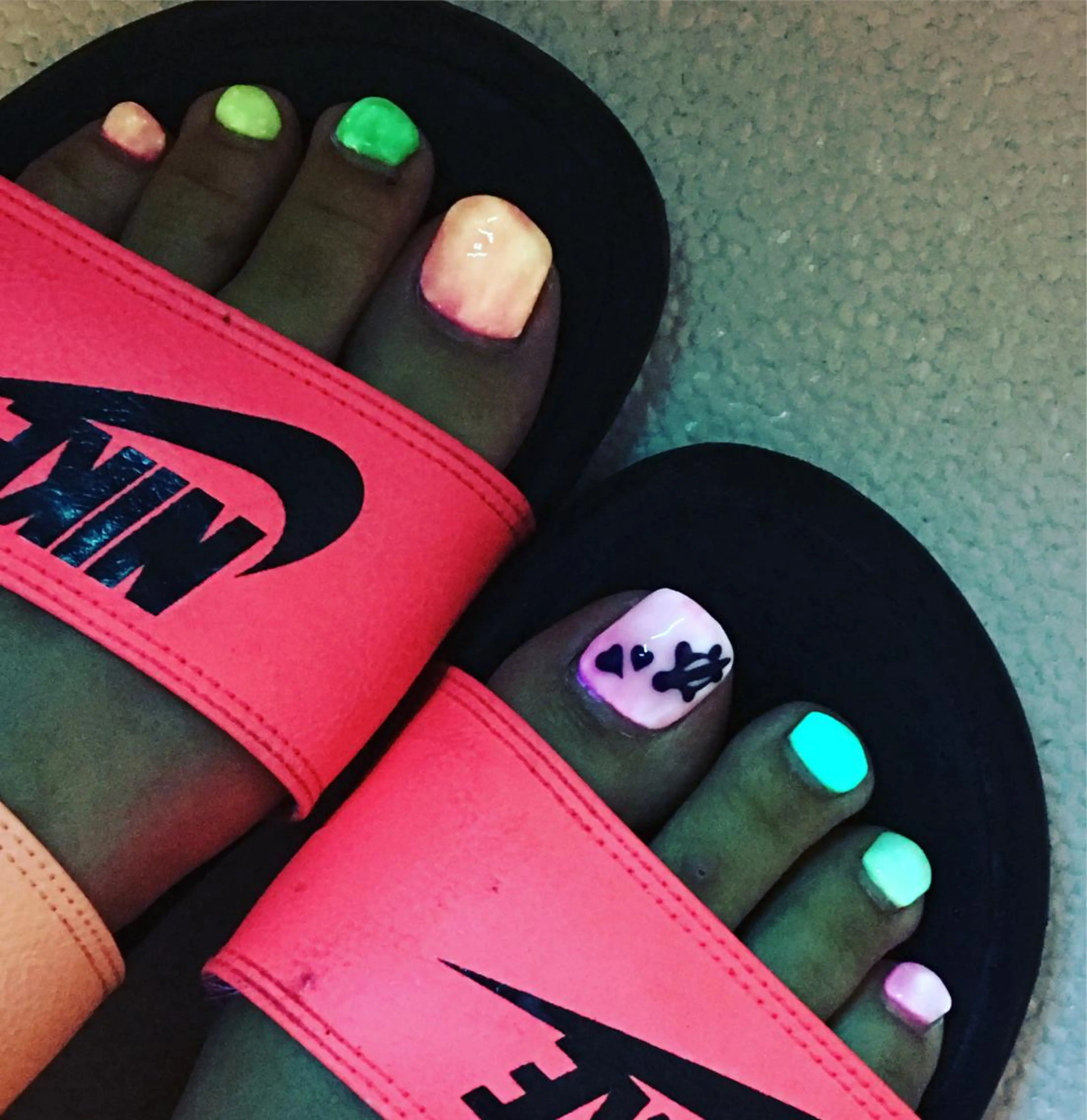 ショート カラー パーマ ヘアアレンジ メンズ キッズ ネイル マツエク・マツパ NAILSGOGO shibuyaのネイルデザイン